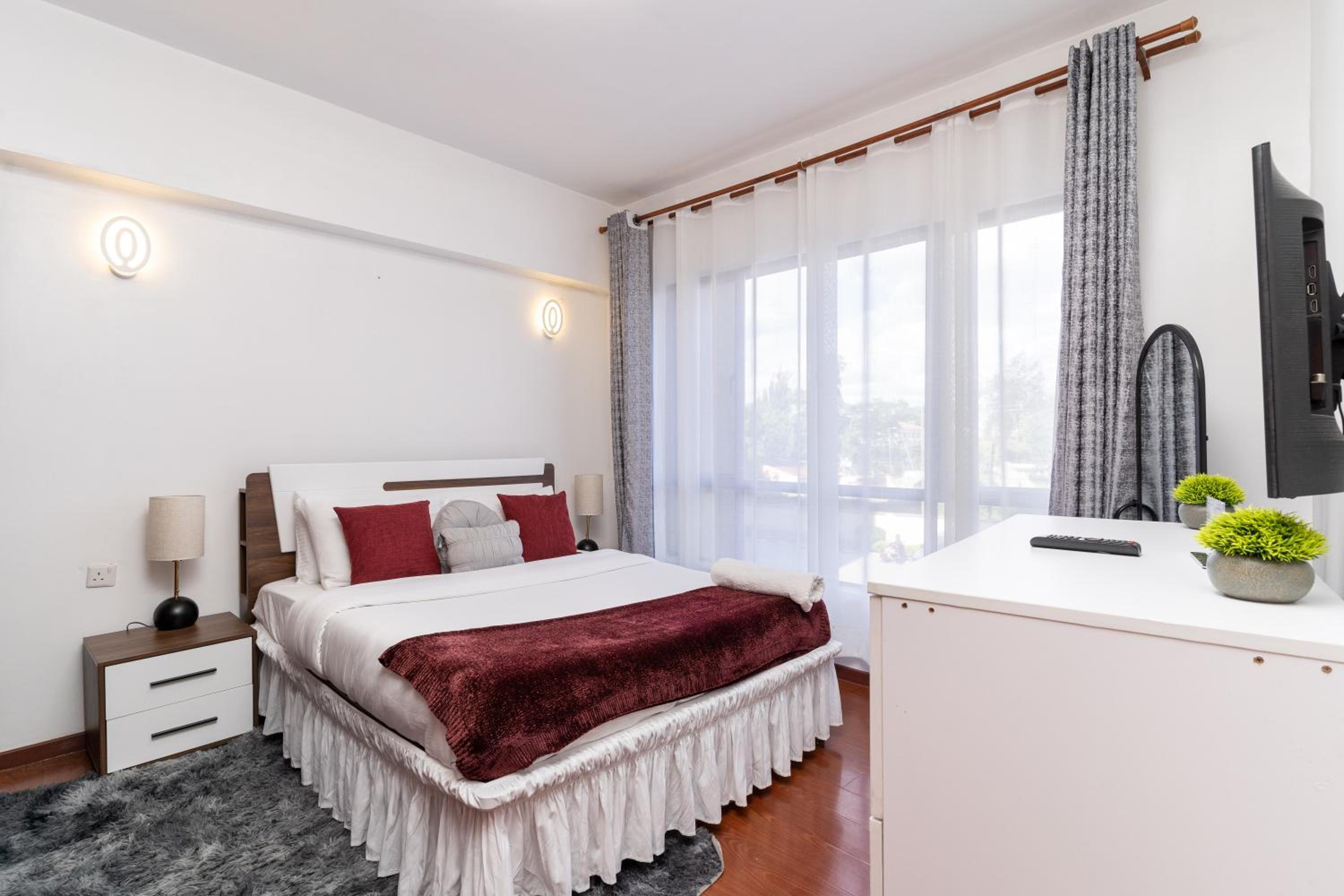 Luxurious-2 bedroom apartment with a swimming pool in Kilimani Nairobi
