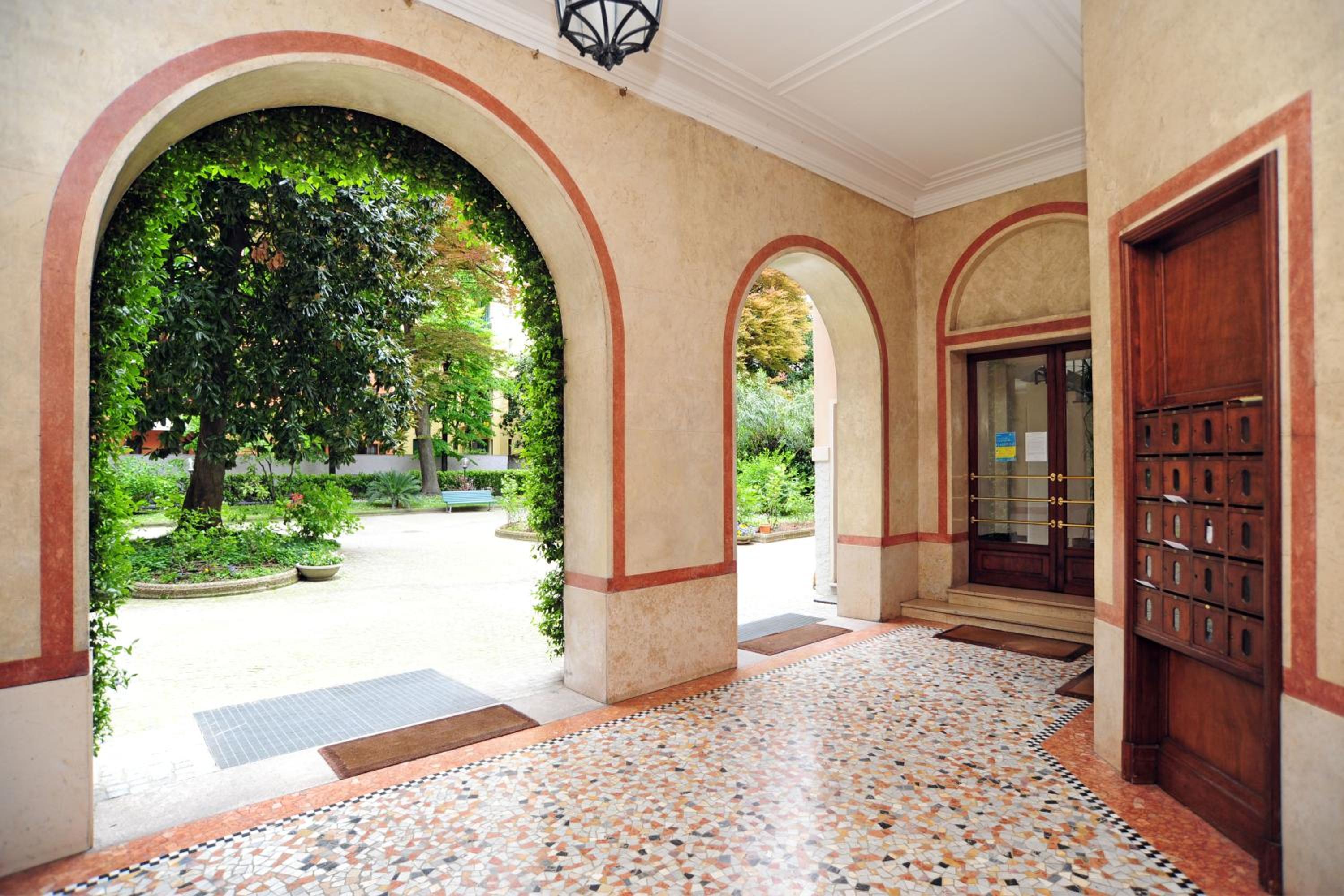 Giovio Duplex