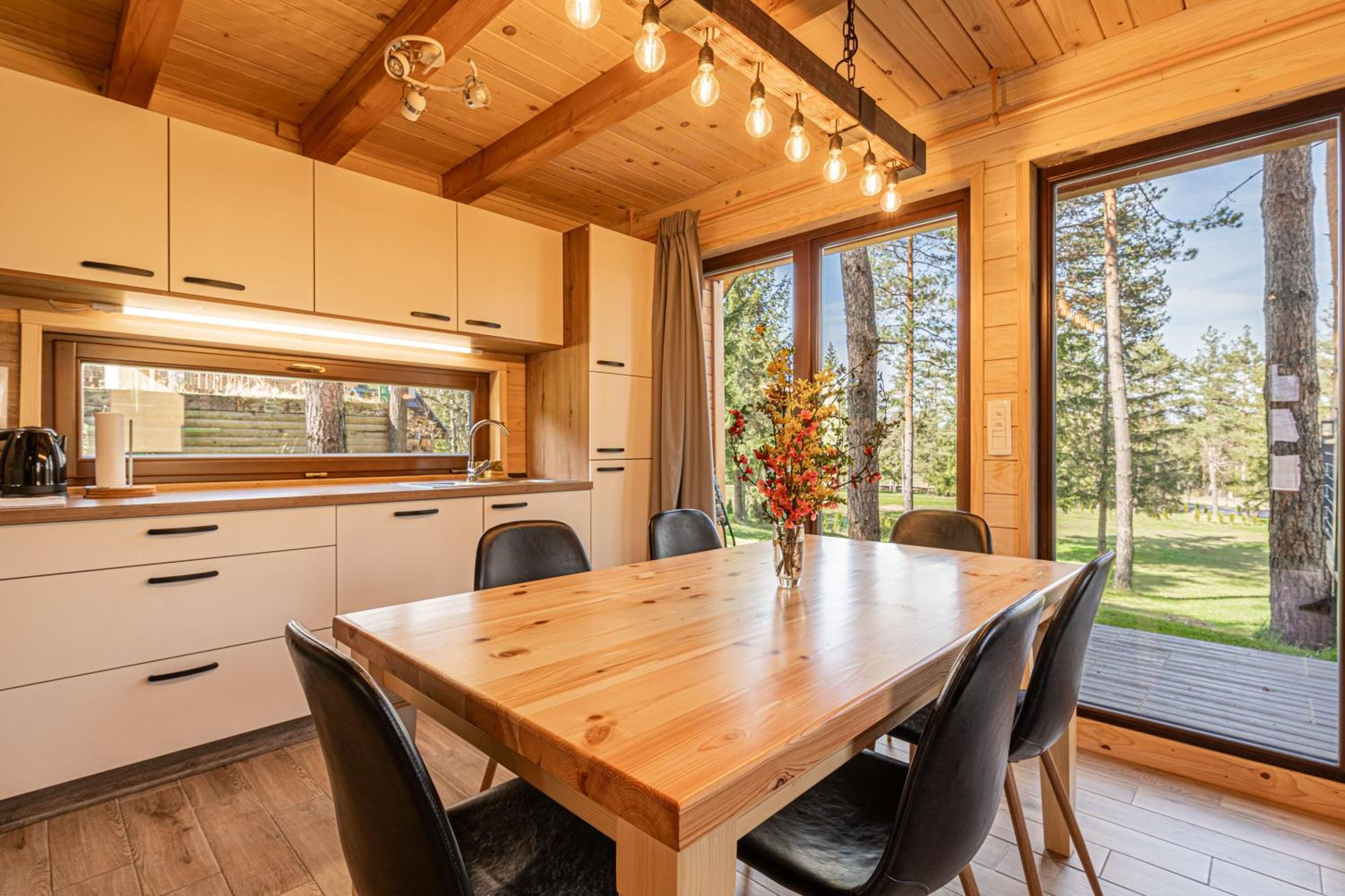 Forest Princess Chalet - Happy Rentals