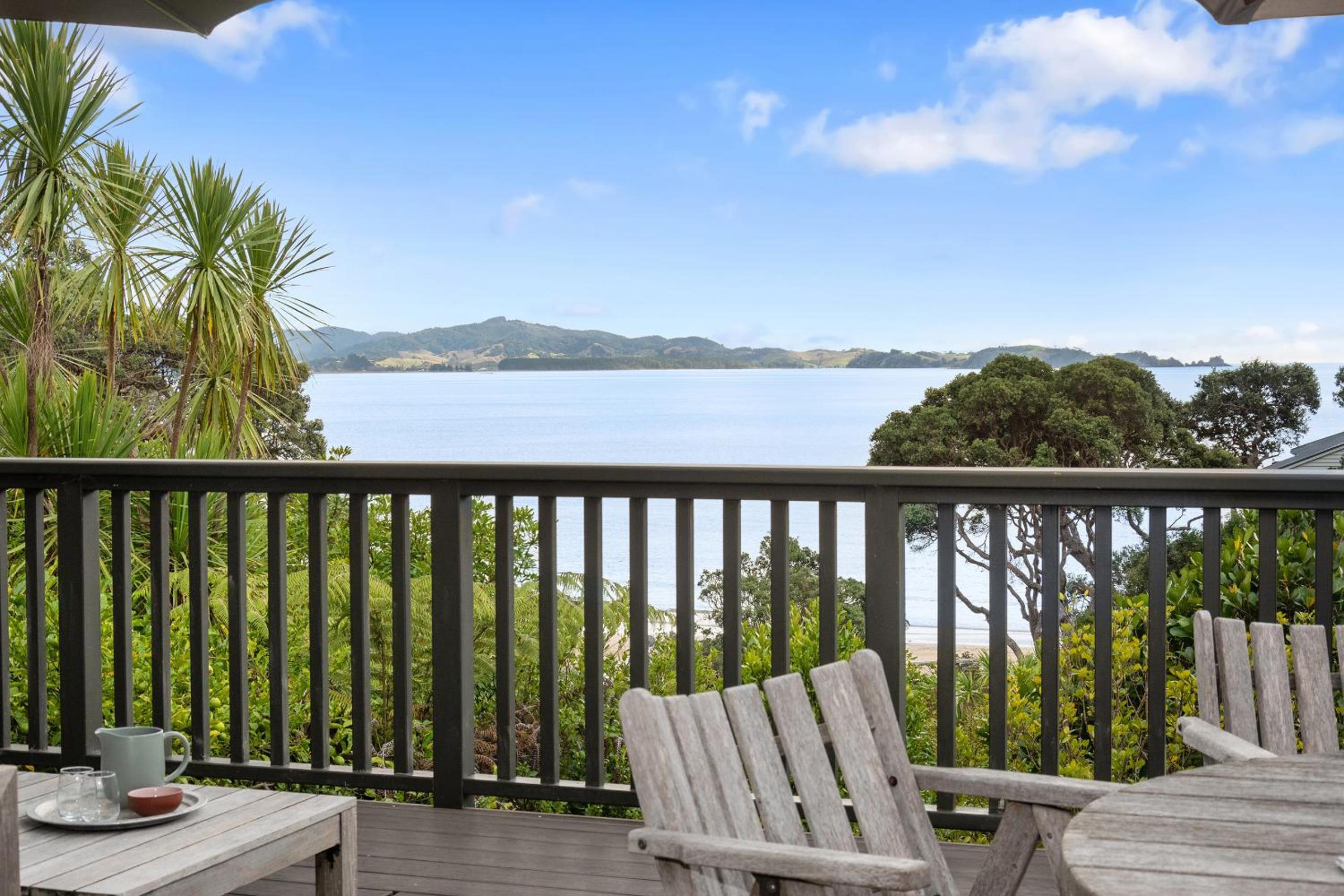 Kereru Cottage - Matapouri Holiday Home