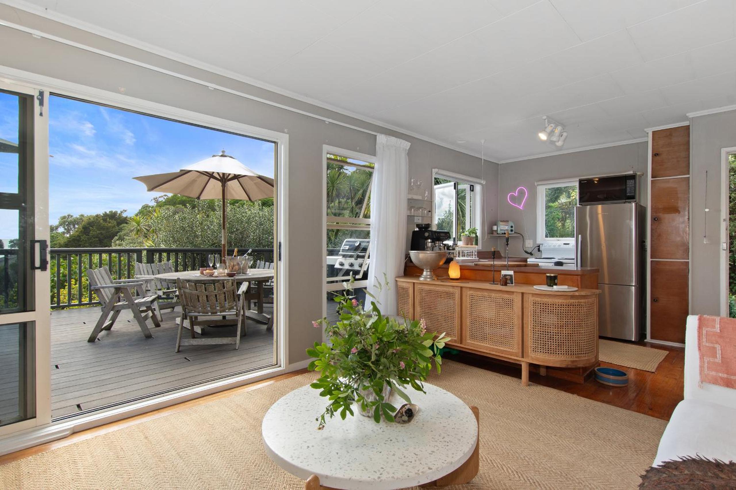Kereru Cottage - Matapouri Holiday Home