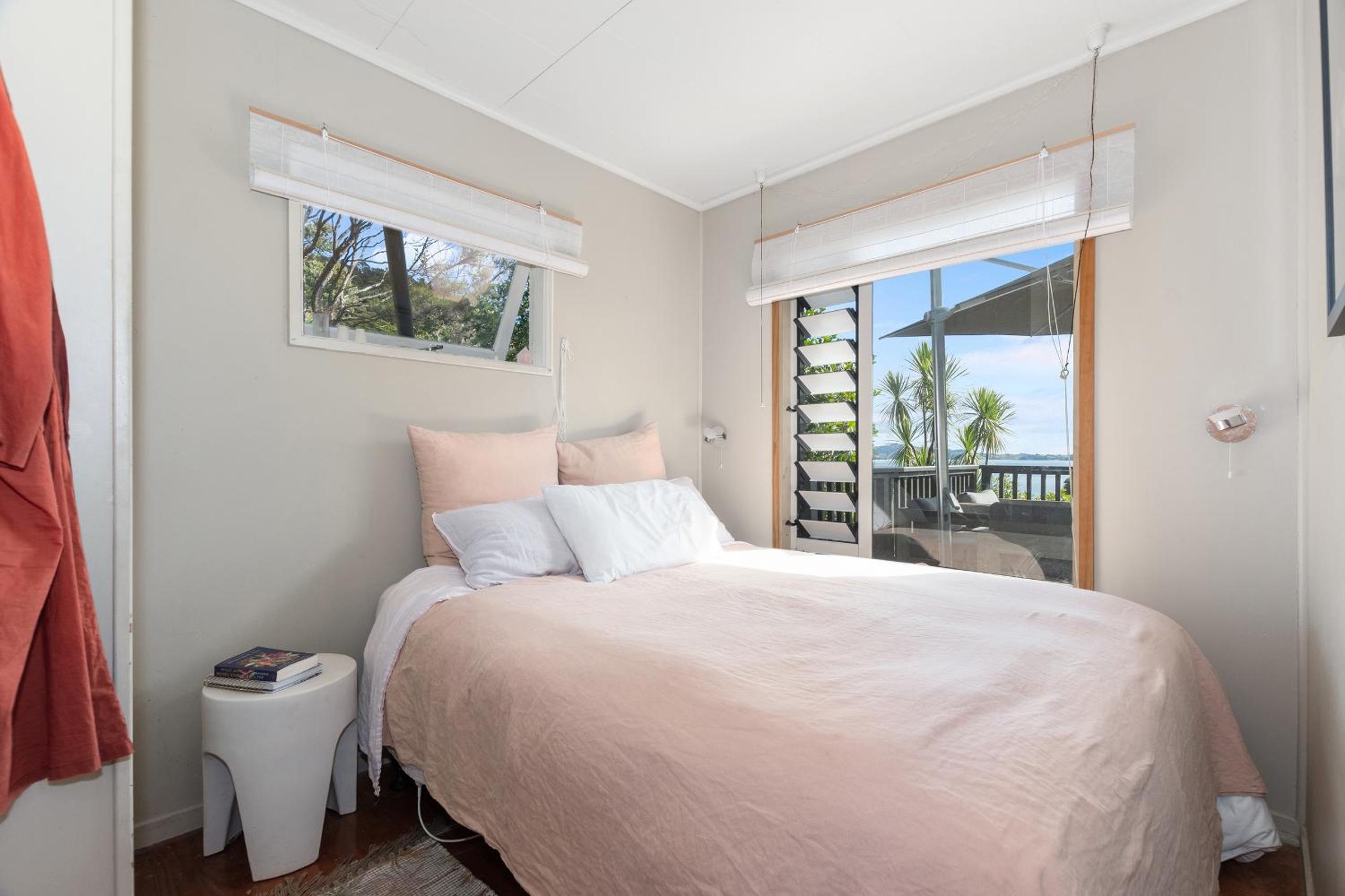 Kereru Cottage - Matapouri Holiday Home