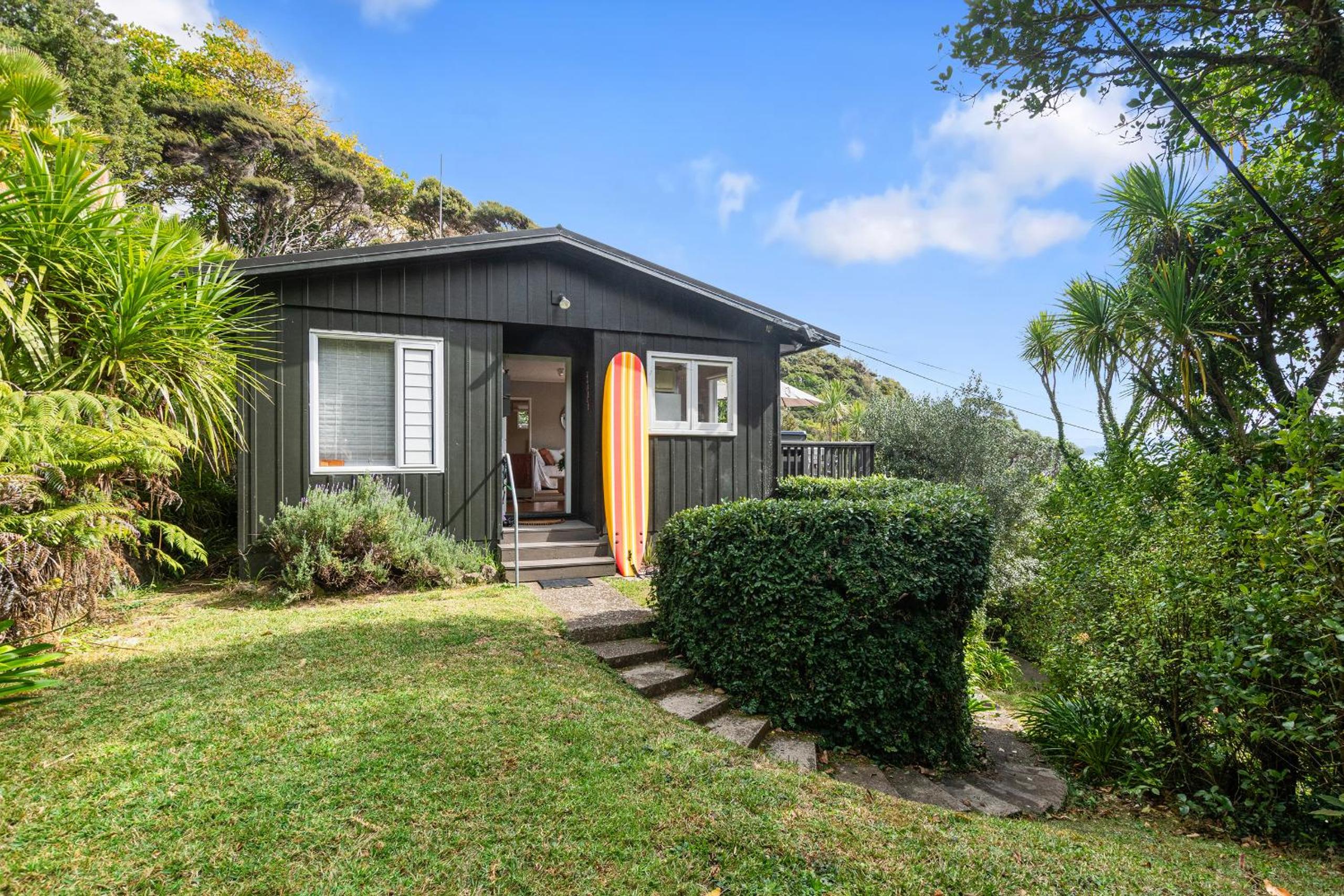 Kereru Cottage - Matapouri Holiday Home