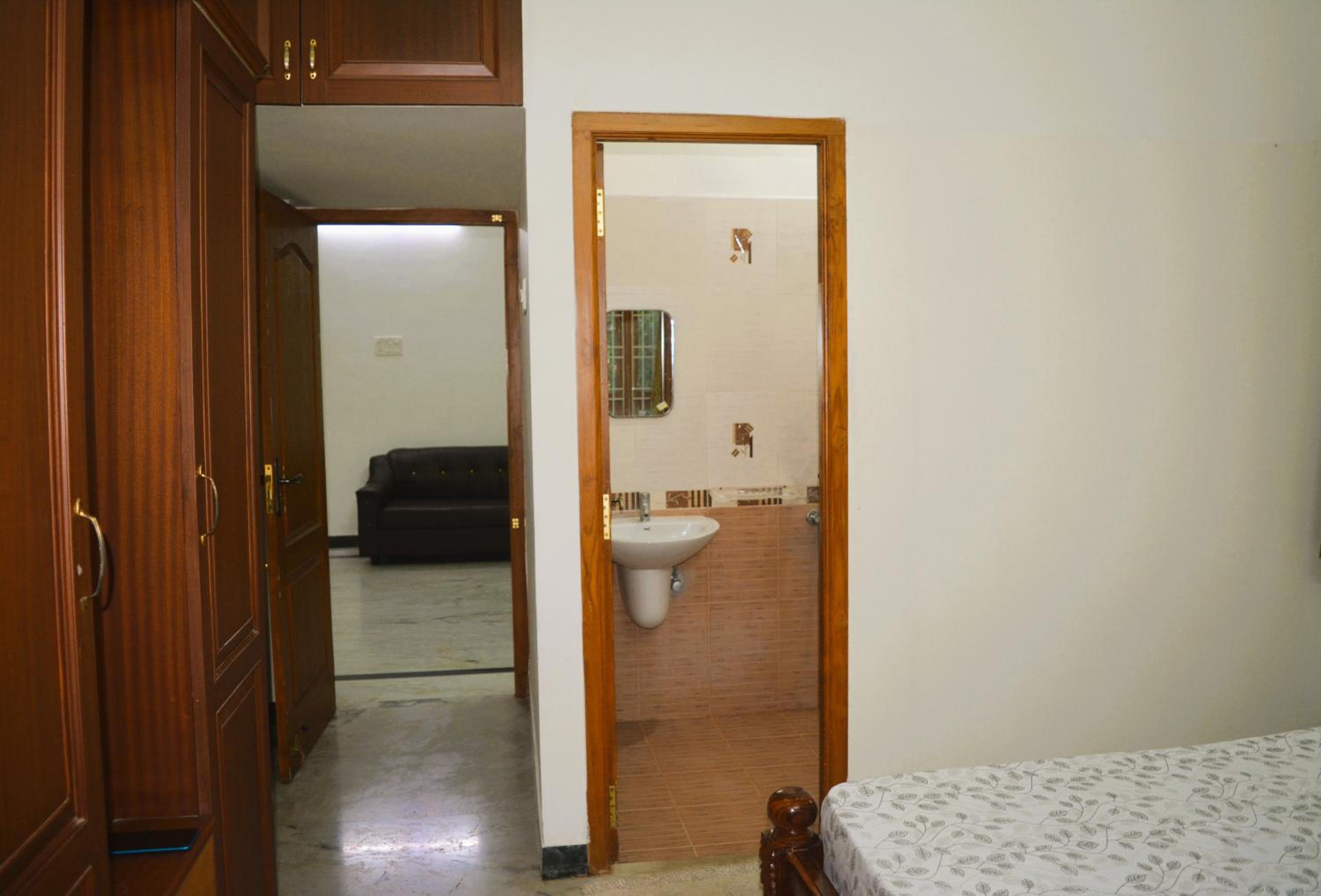 Golden Gate Serviced Apartment