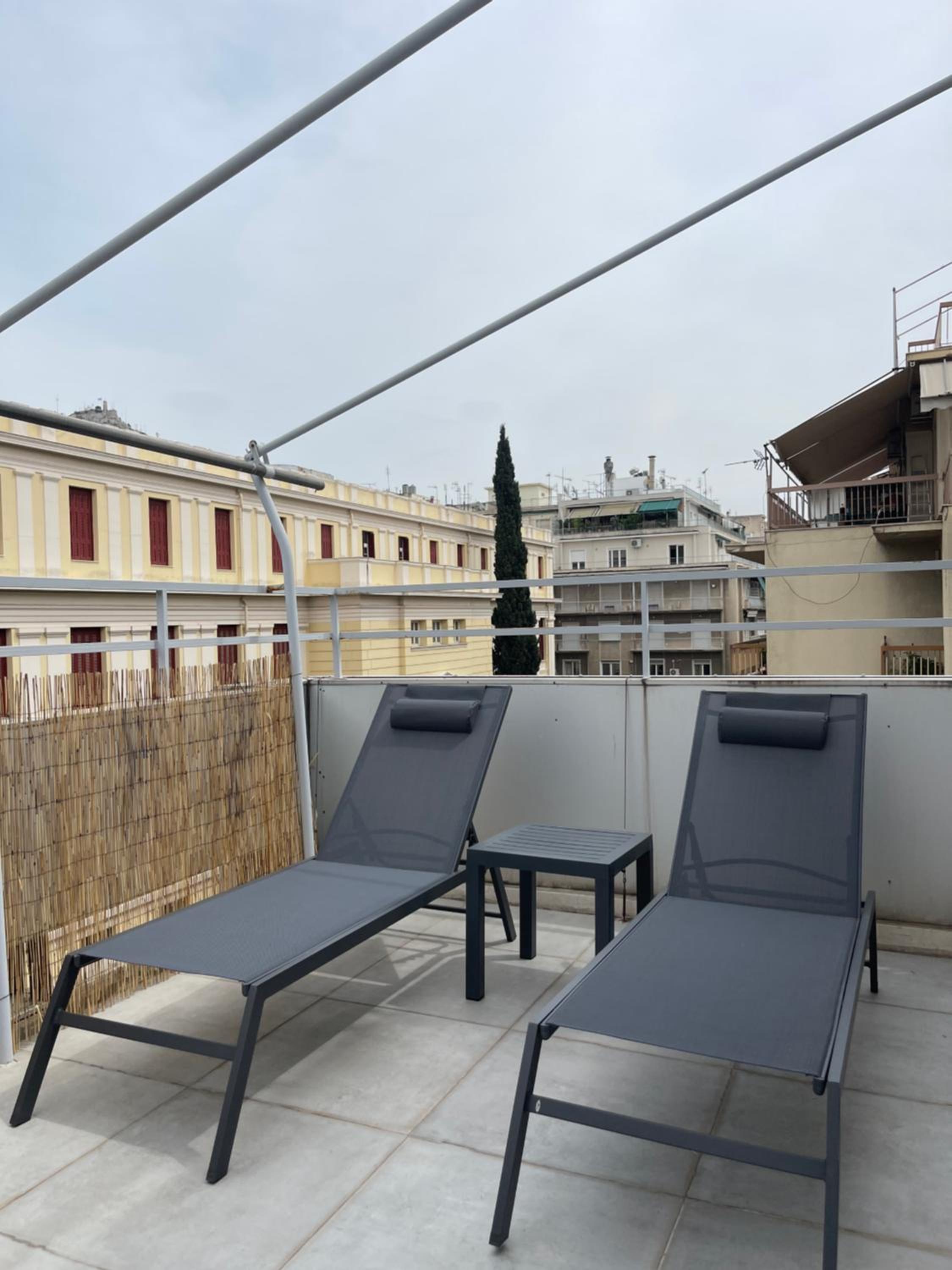Athenian Modern 2BD Apt next to Metro Panepistimio