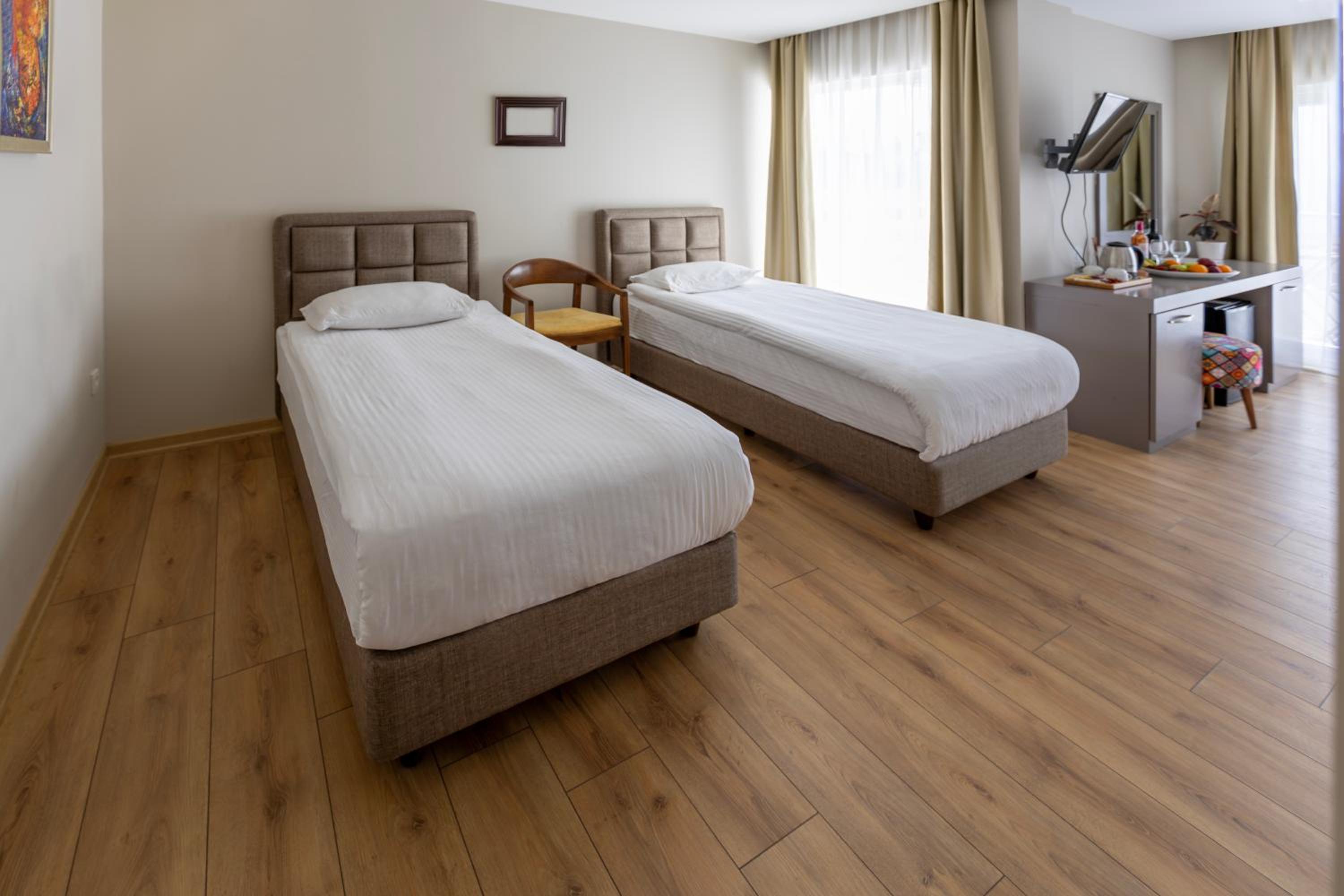 Mene City Hotel - Image 57