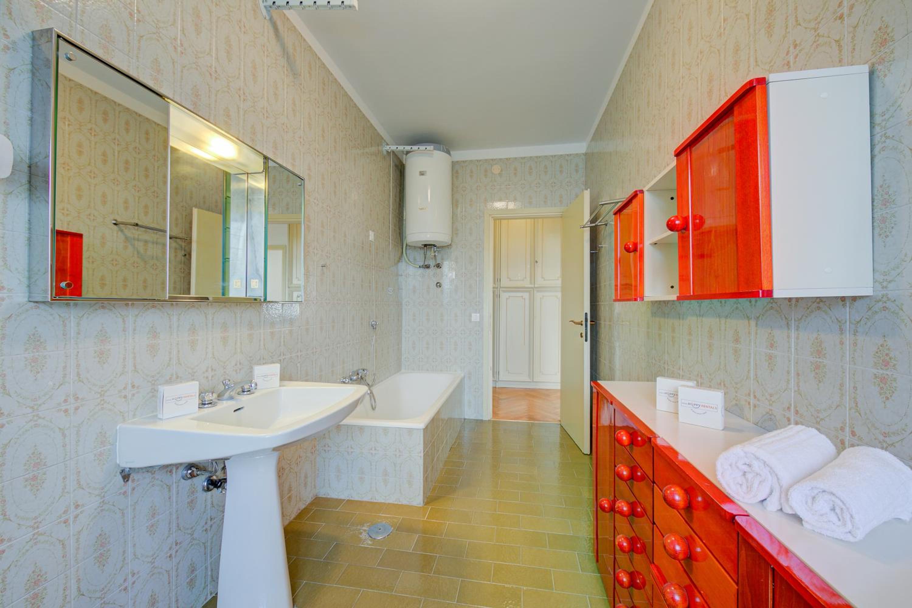 Margherita near lake - Family Friendly - Happy Rentals