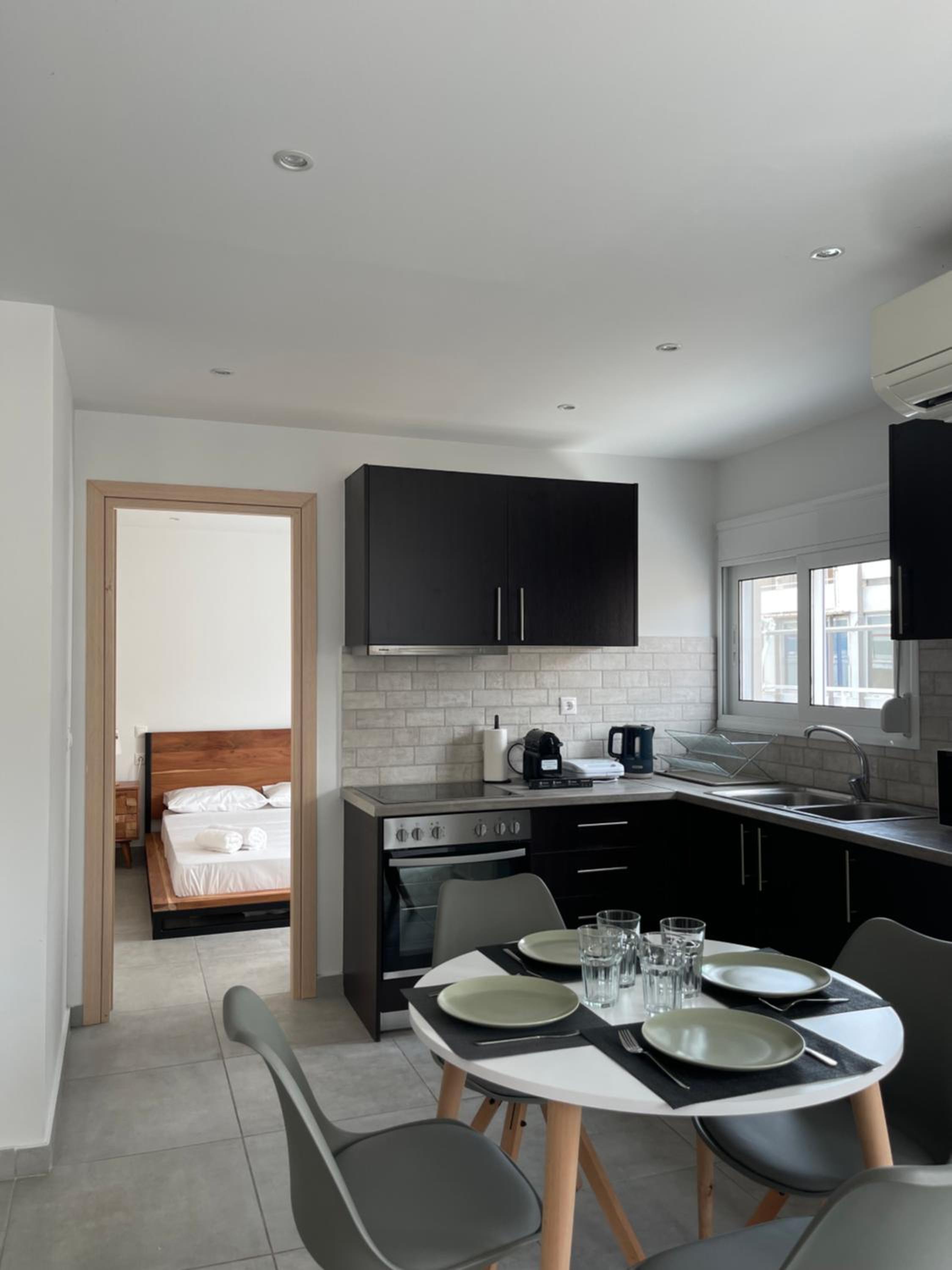 Athenian Modern 2BD Apt next to Metro Panepistimio