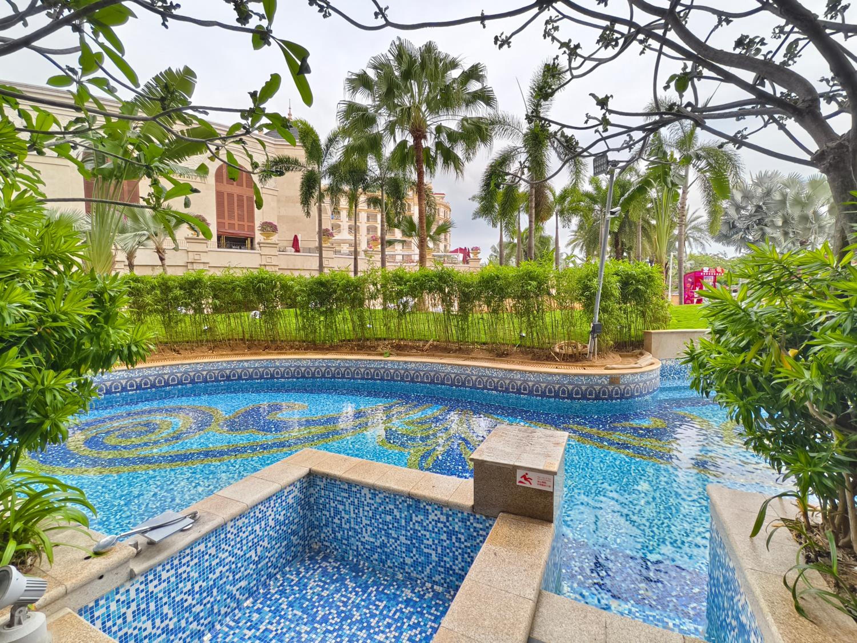 Crowne Plaza Resort Sanya Bay by IHG