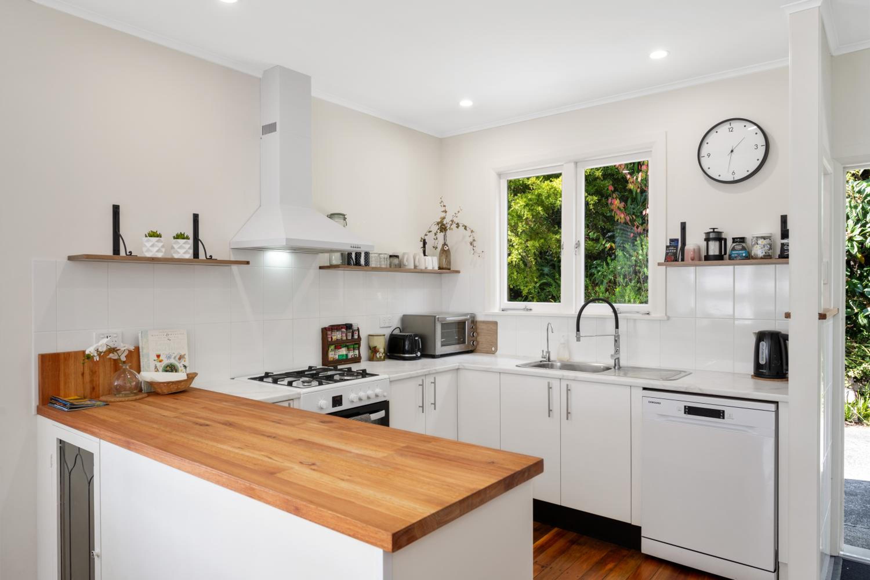 Seaview House - Paihia Holiday Home view 5