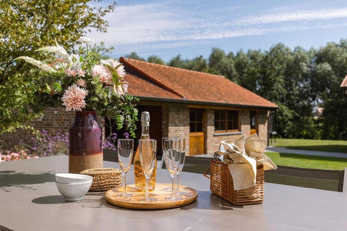 Casiola - Authentic Serene Vacation Hideaway with Pond