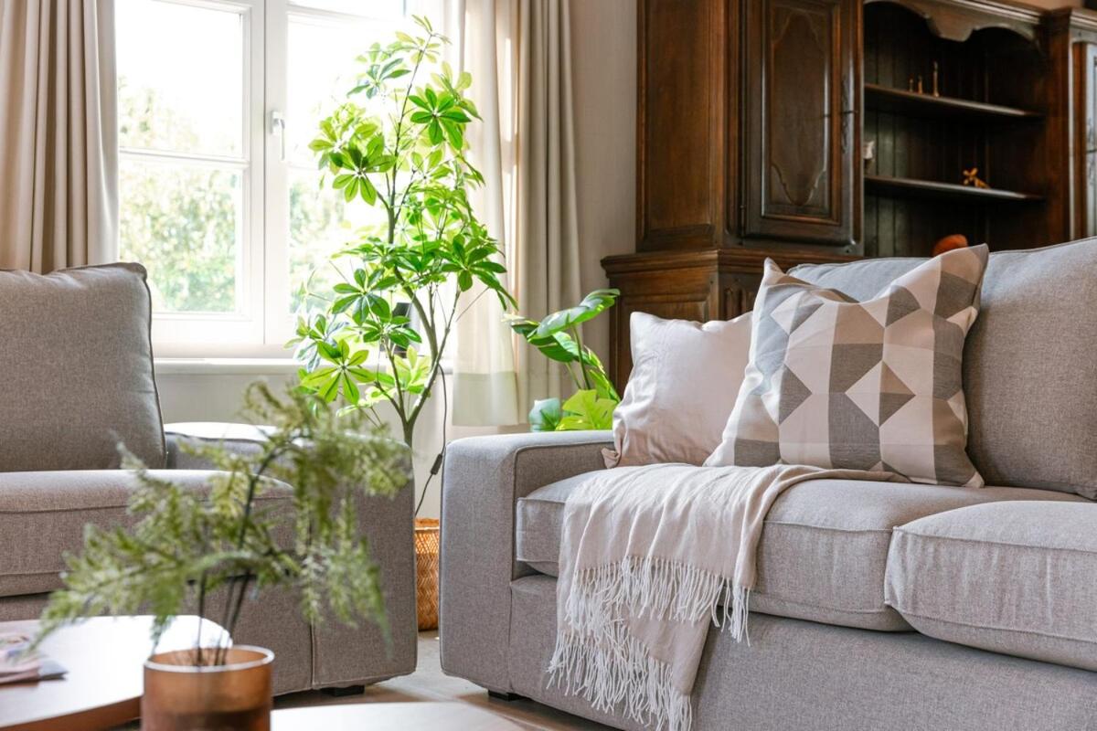 Casiola - Authentic Serene Vacation Hideaway with Pond