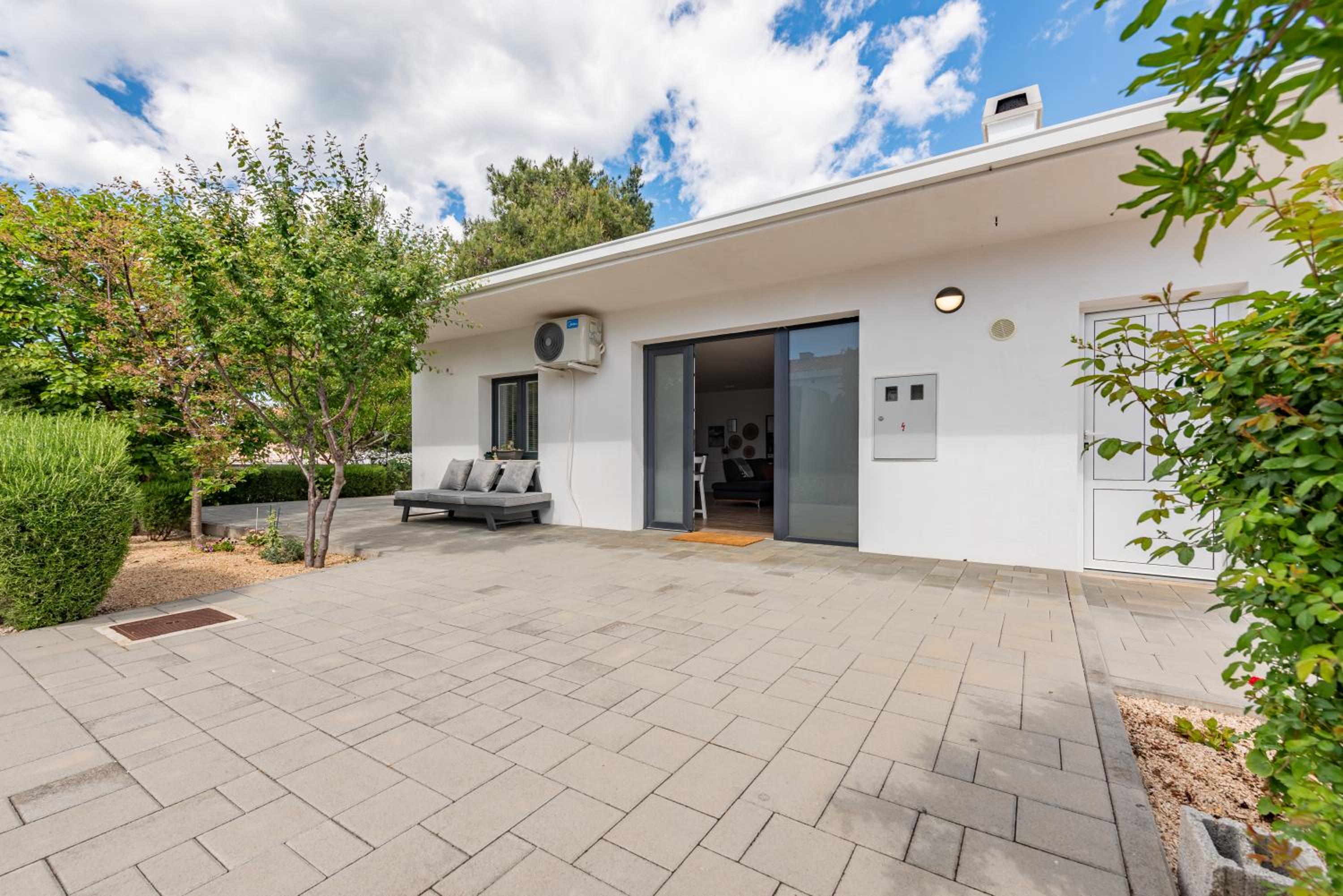 Bungalow-Vir-Zitna