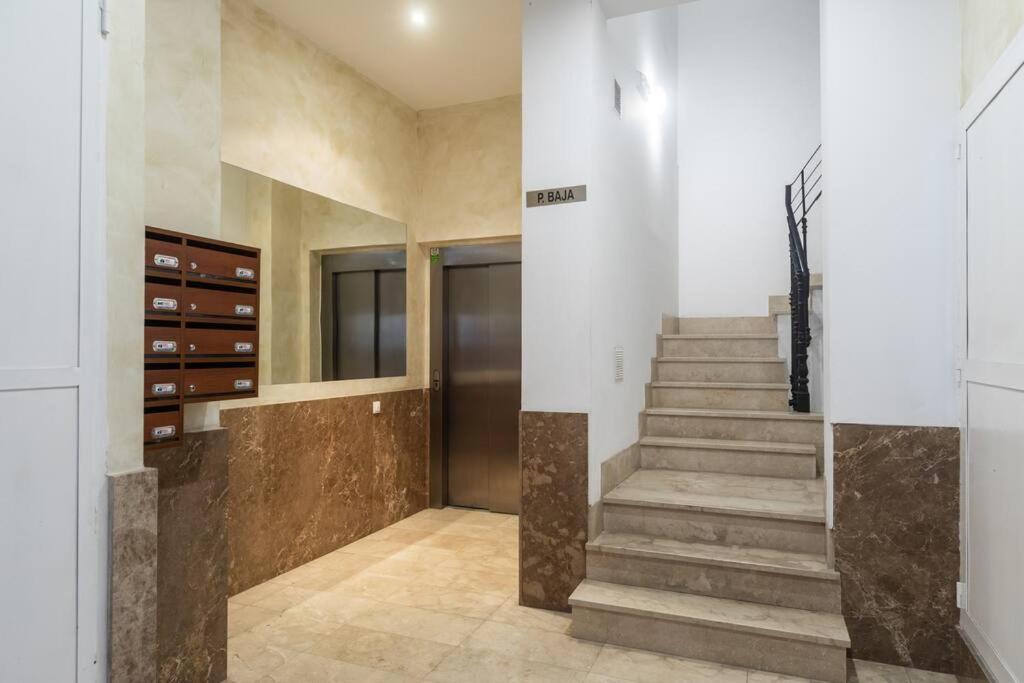 Attic Ciutat Vella/wifi/city center