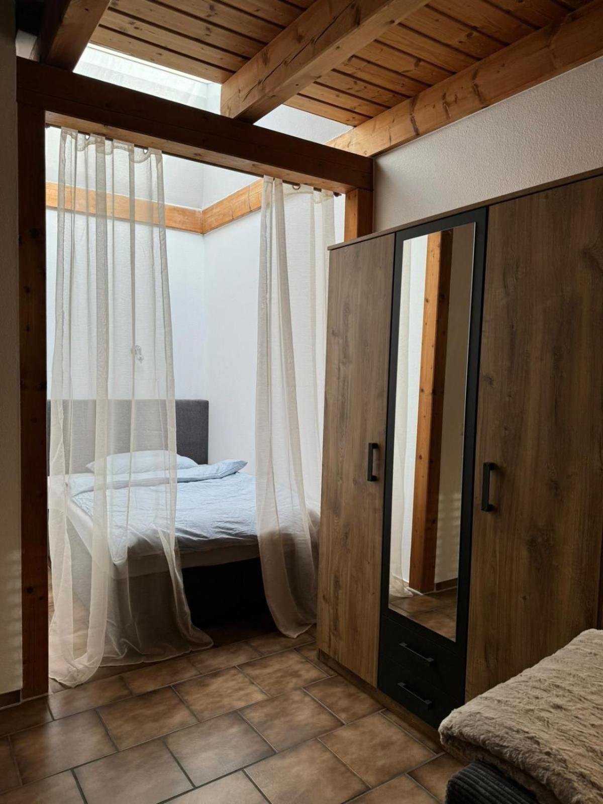 Bungalow - Einliegerwohnung