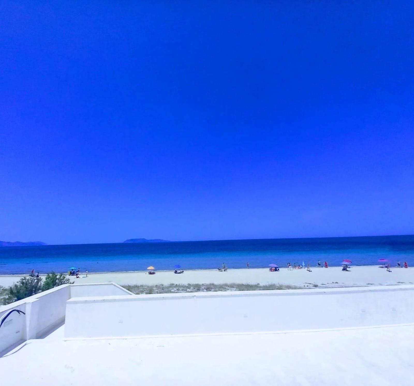 casa baciata dal mare view 4
