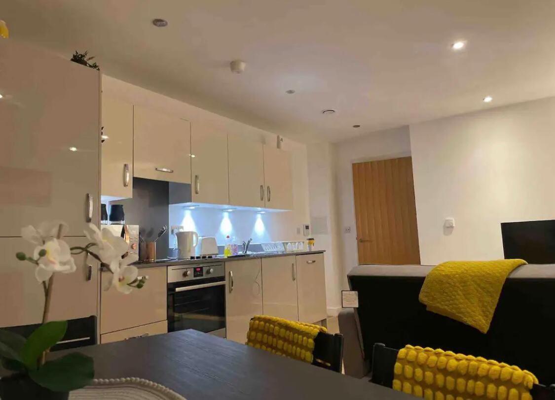 Luxury Flat Town Centre view 5