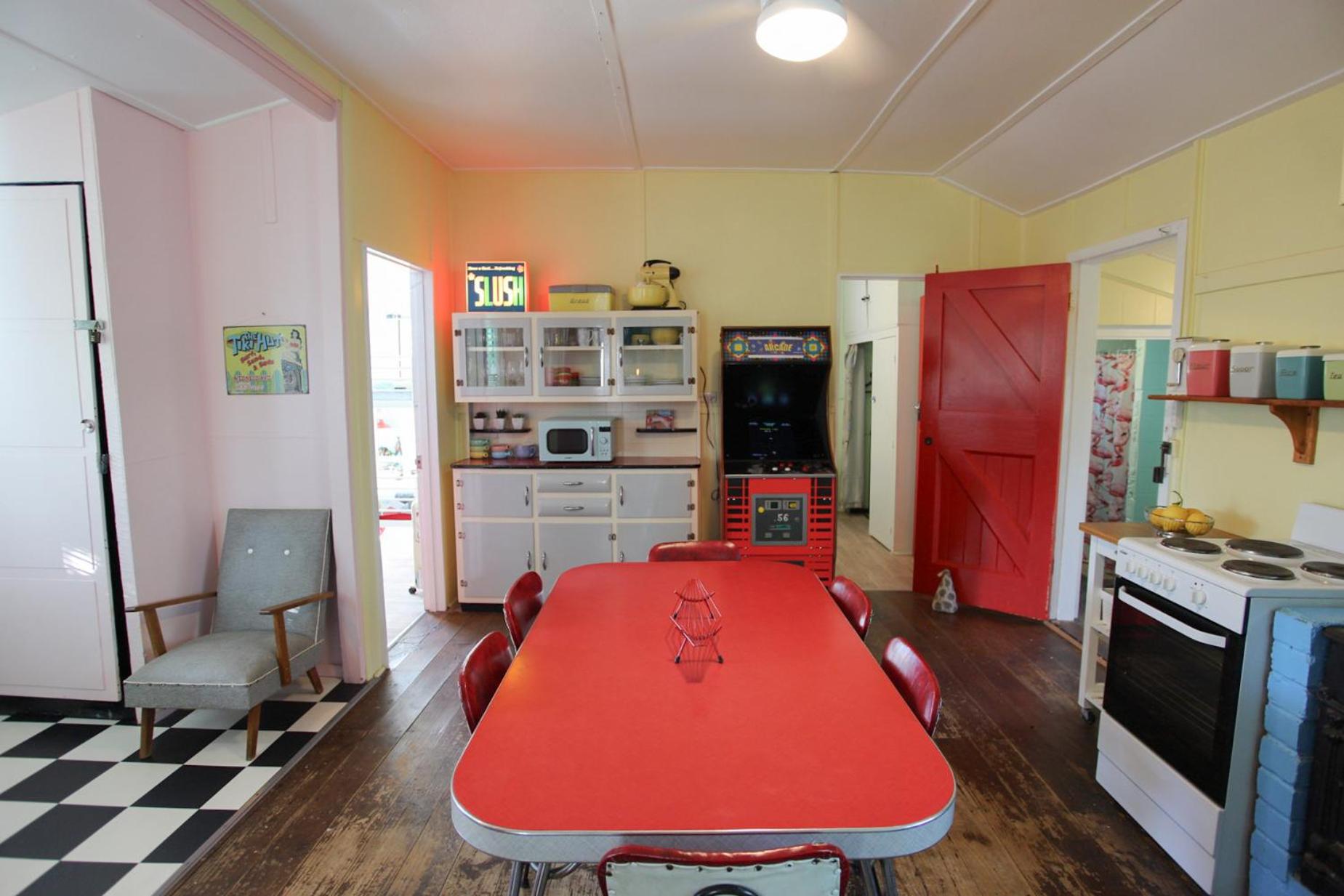 The ReTrO Beach Shack
