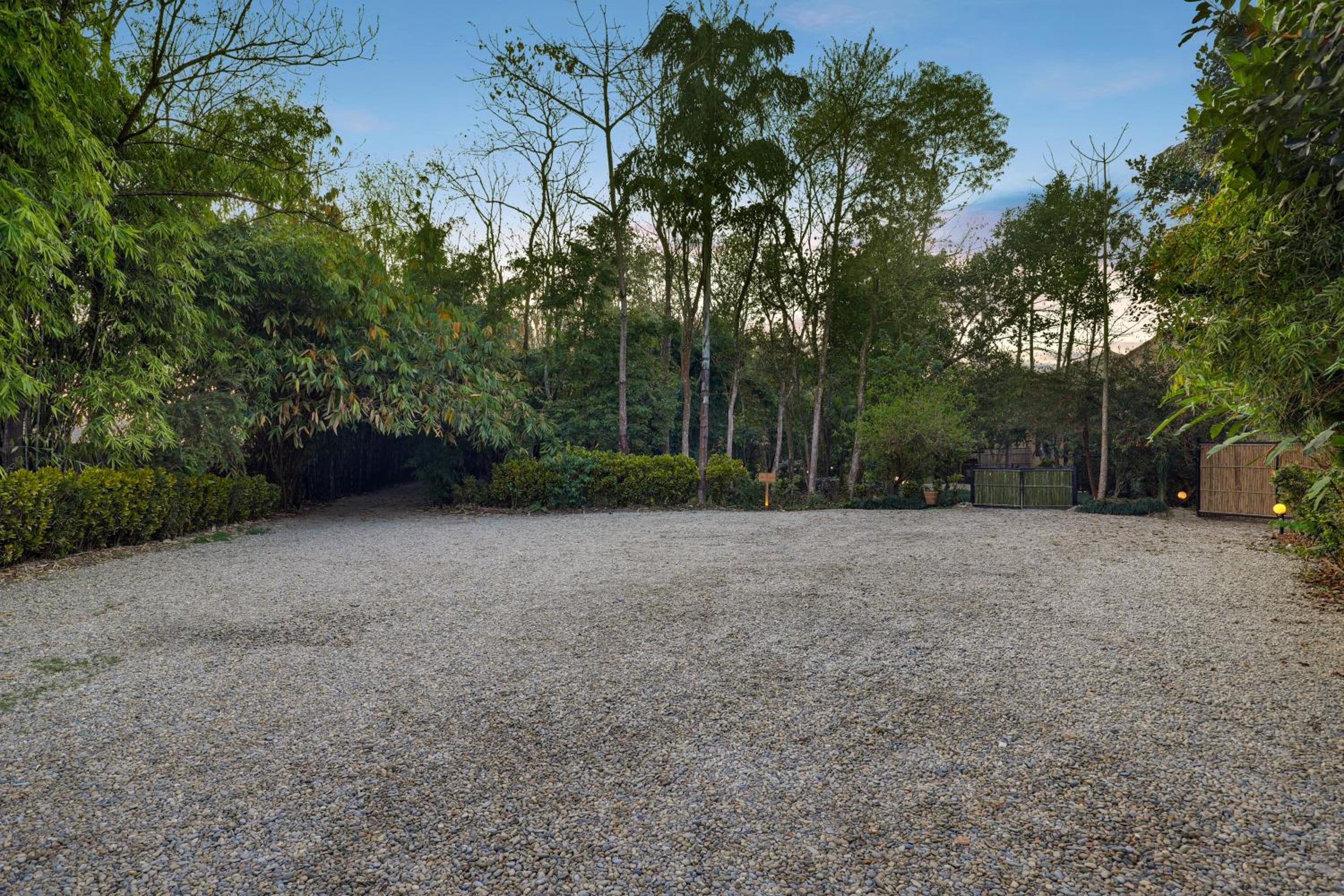 Tigerland Safari - A Lemon Tree Resort, Chitwan, Nepal view 3