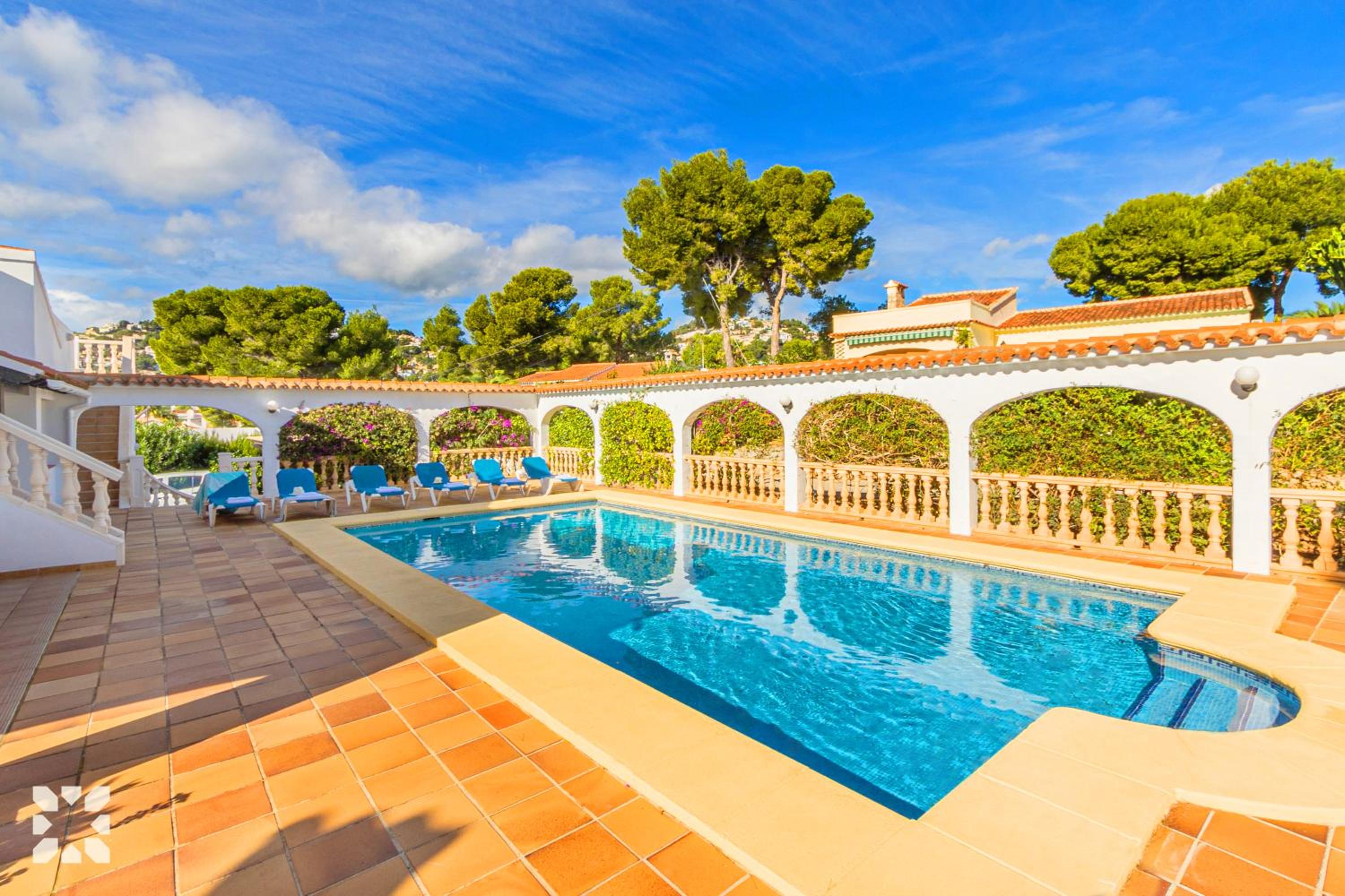 Villa Ponte Vecchio by Abahana Villas