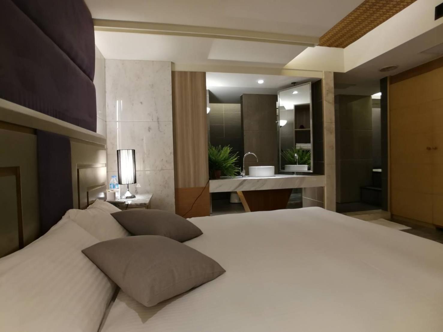 Michelle hotel
