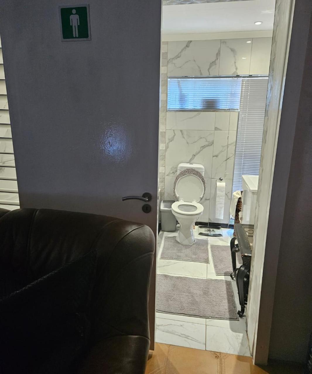 The Royal Guest Lodge photo 3