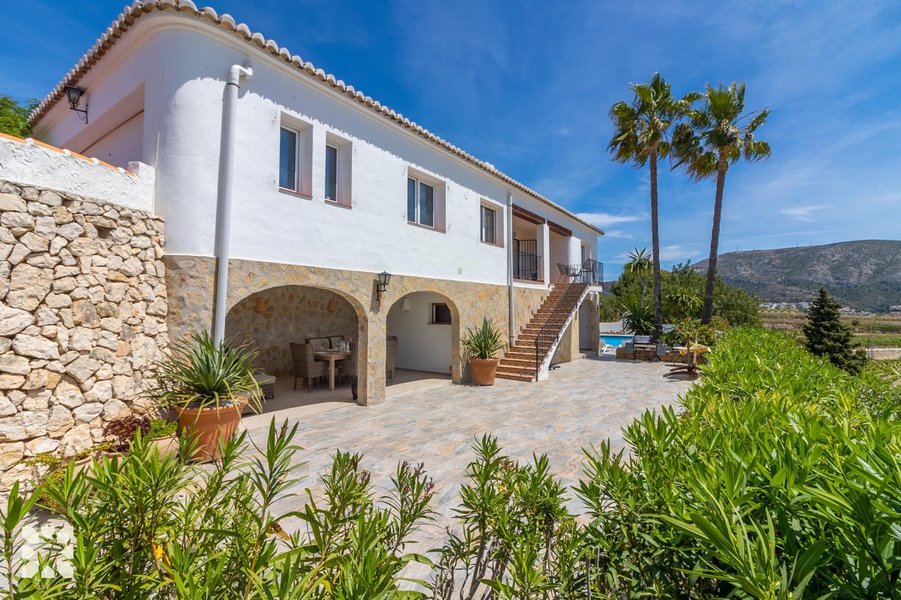 Villa Vermell by Abahana Villas