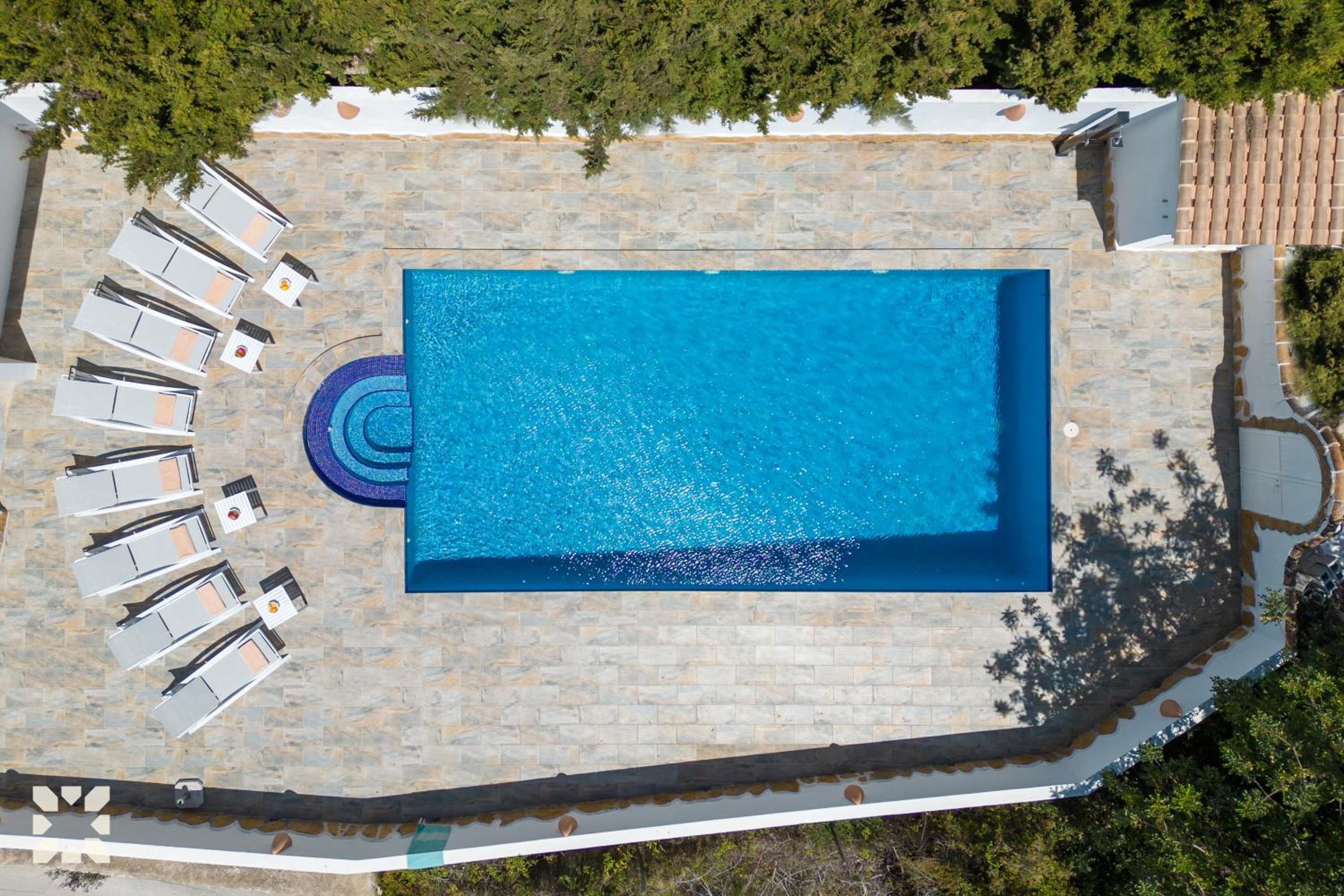 Villa Vermell by Abahana Villas
