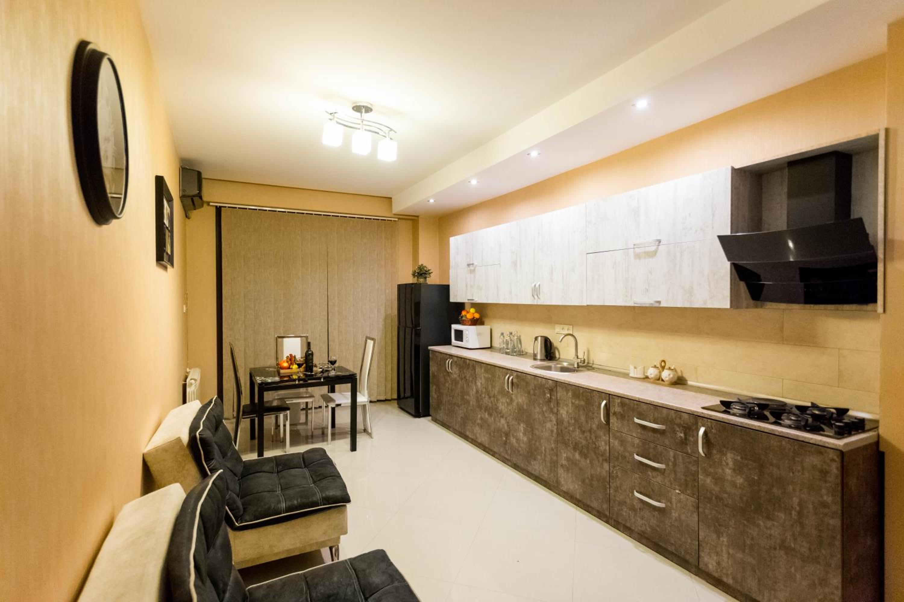 Central Pointe Suite