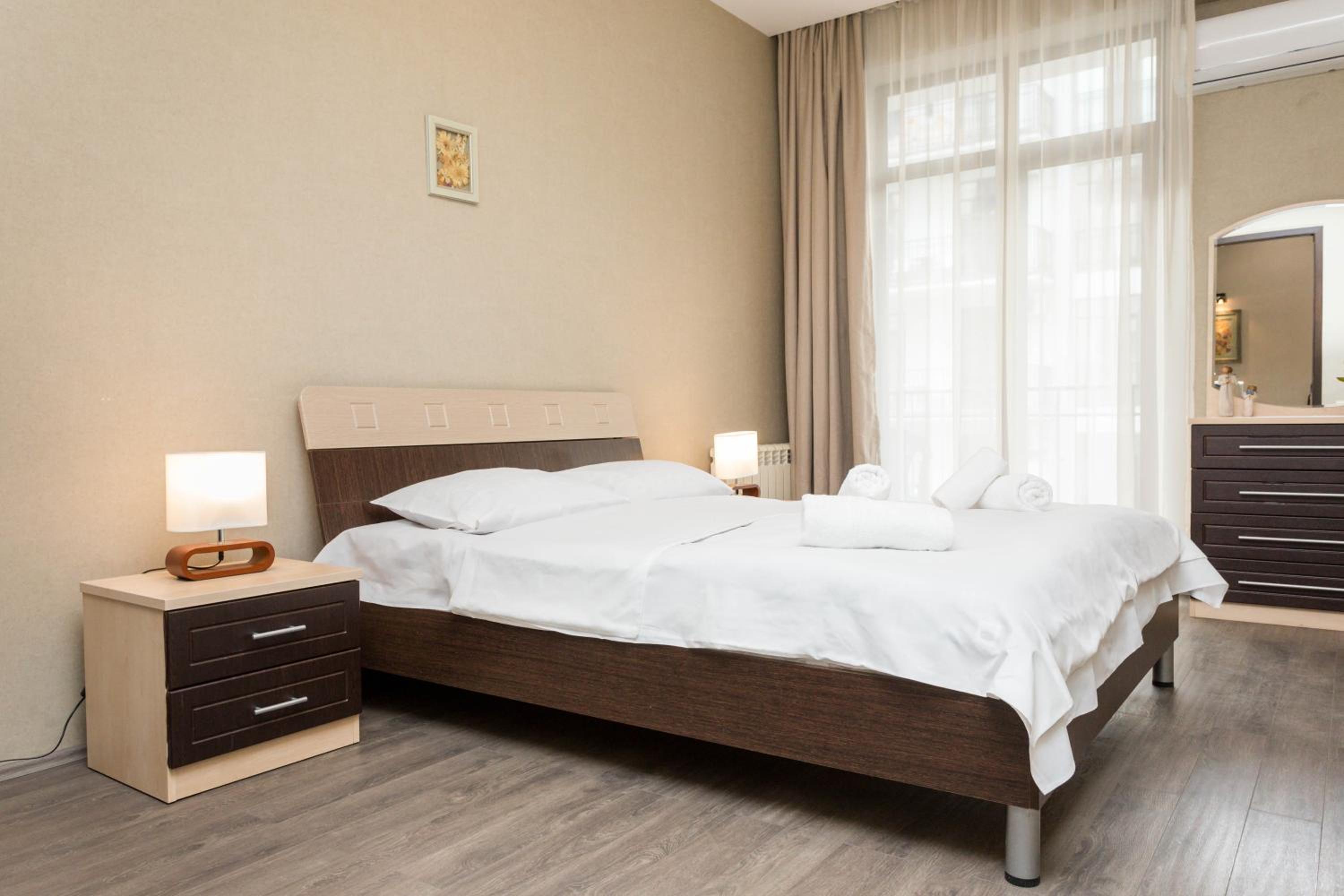 Central Pointe Suite