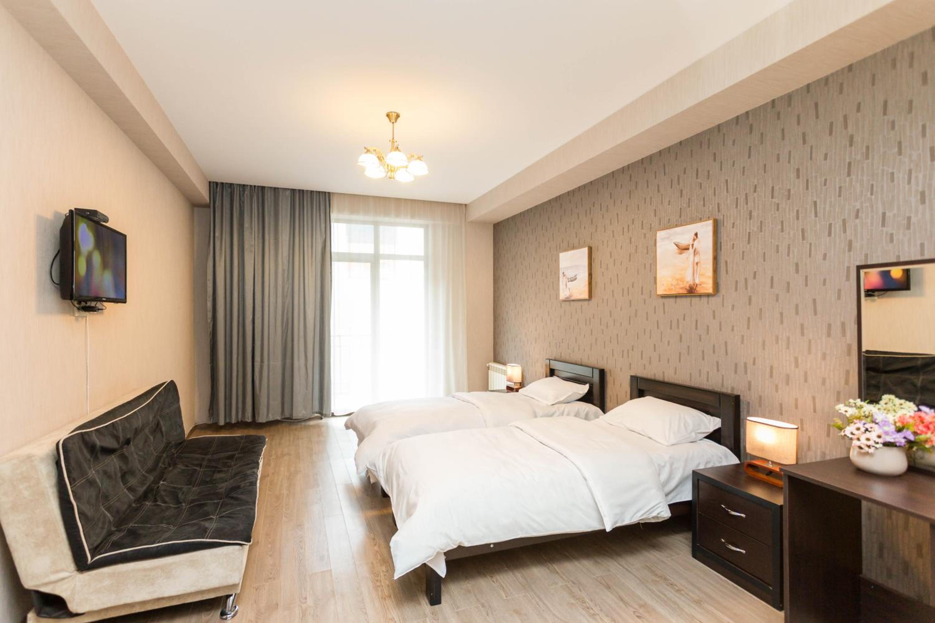 Central Pointe Suite