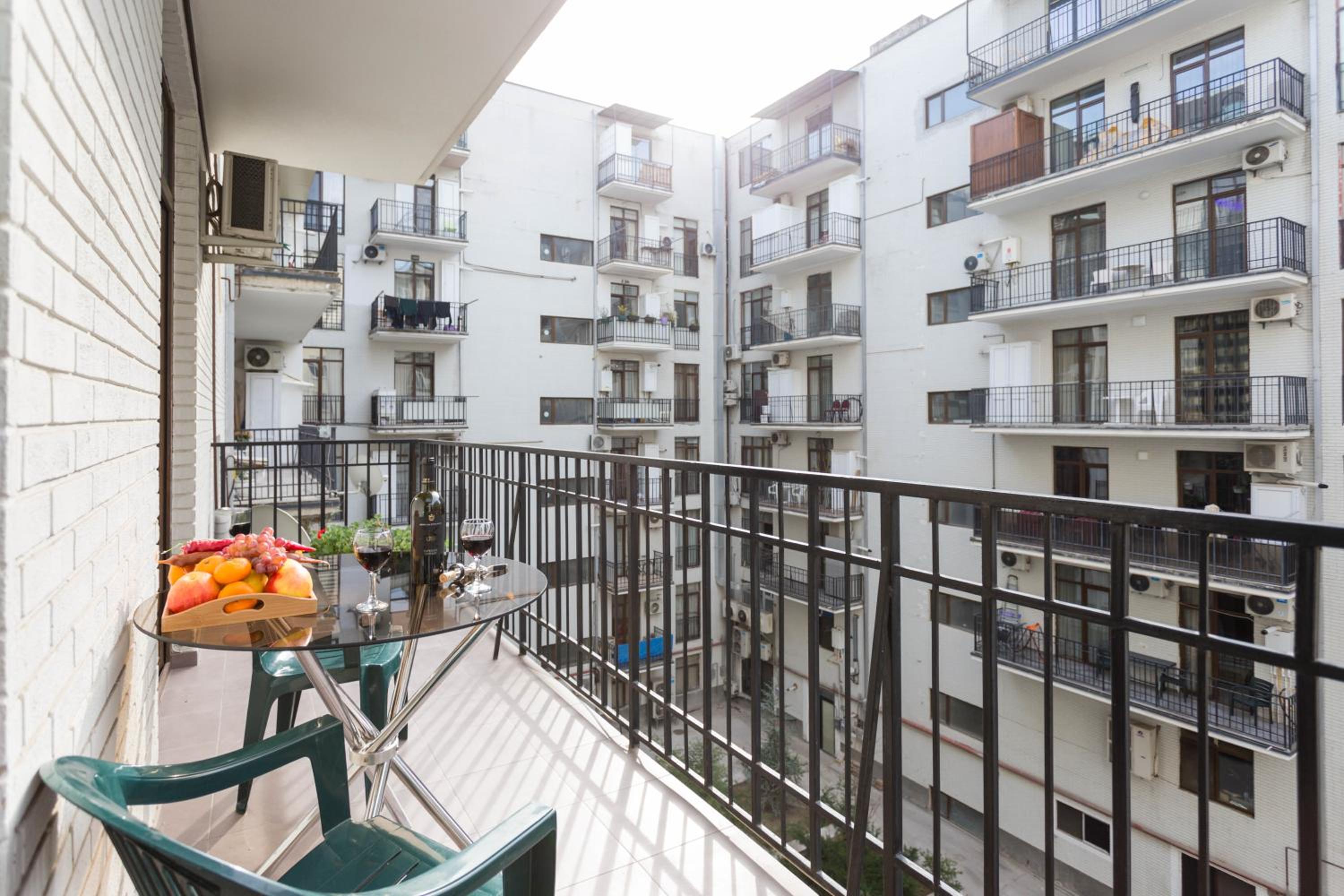 Central Pointe Suite