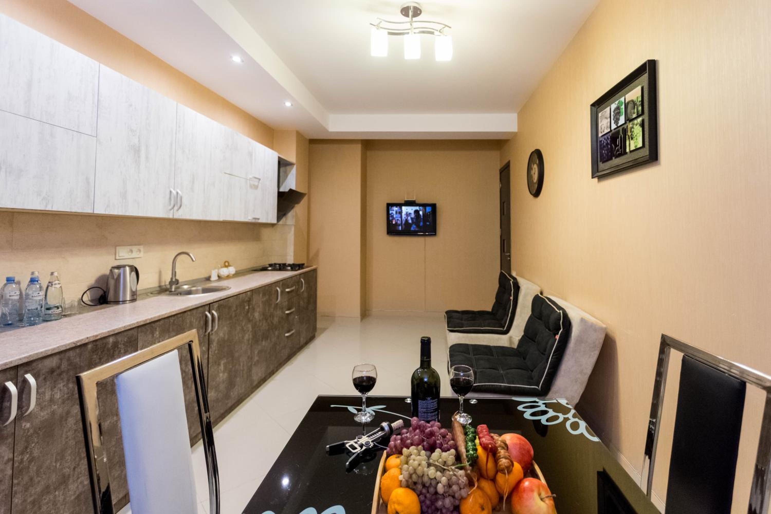 Central Pointe Suite