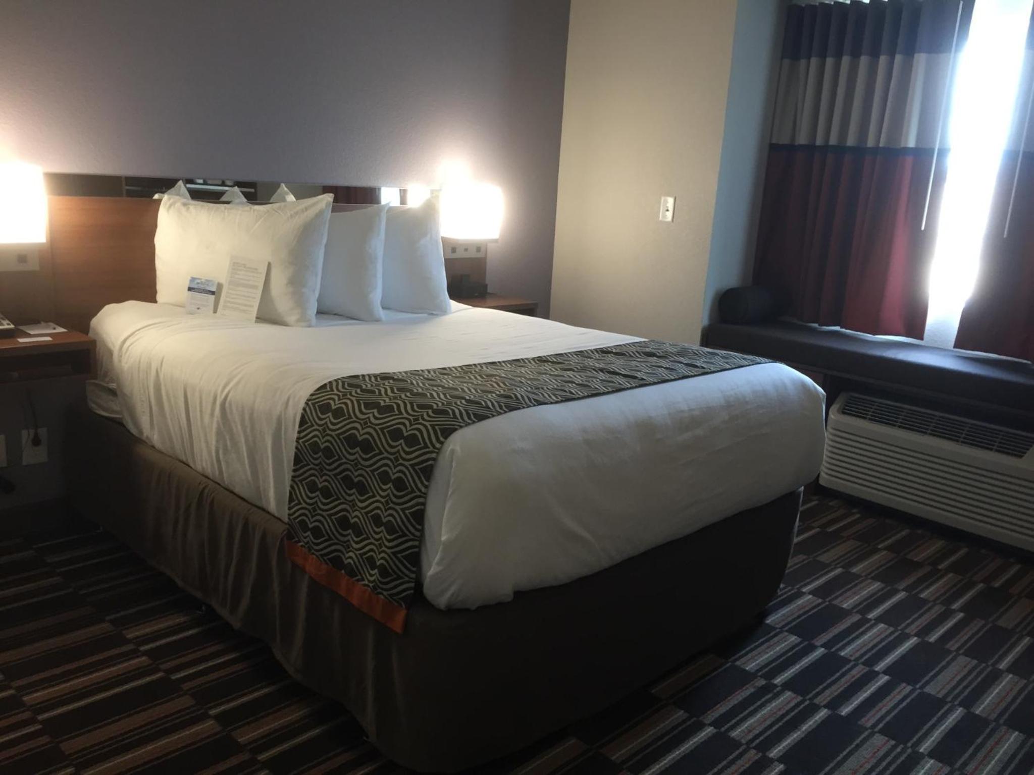 Sweetwater Vacations - Microtel Inn  Suites by Wyndham Sweetwater - Property Image 3