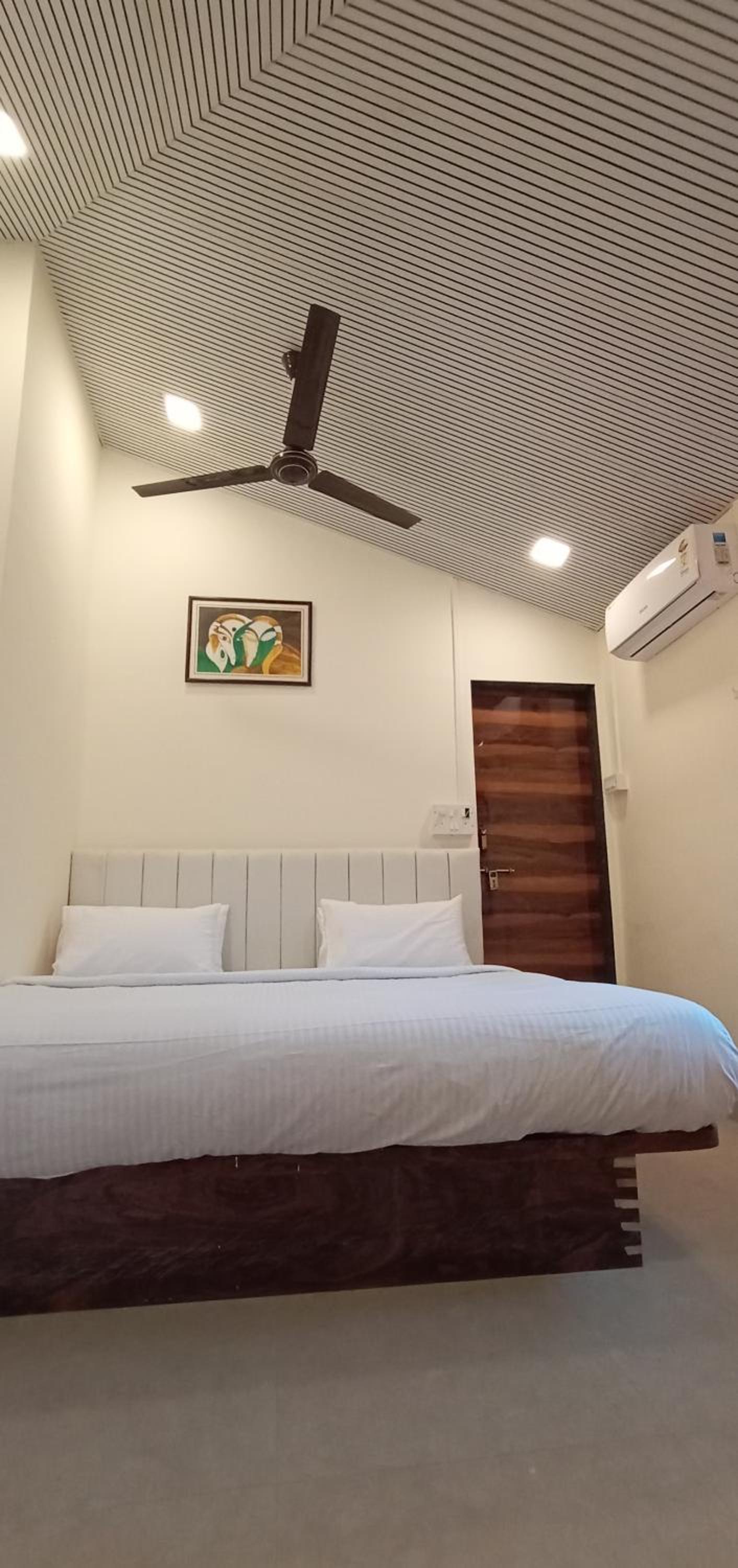 Laxmi Resort, Matheran view 3