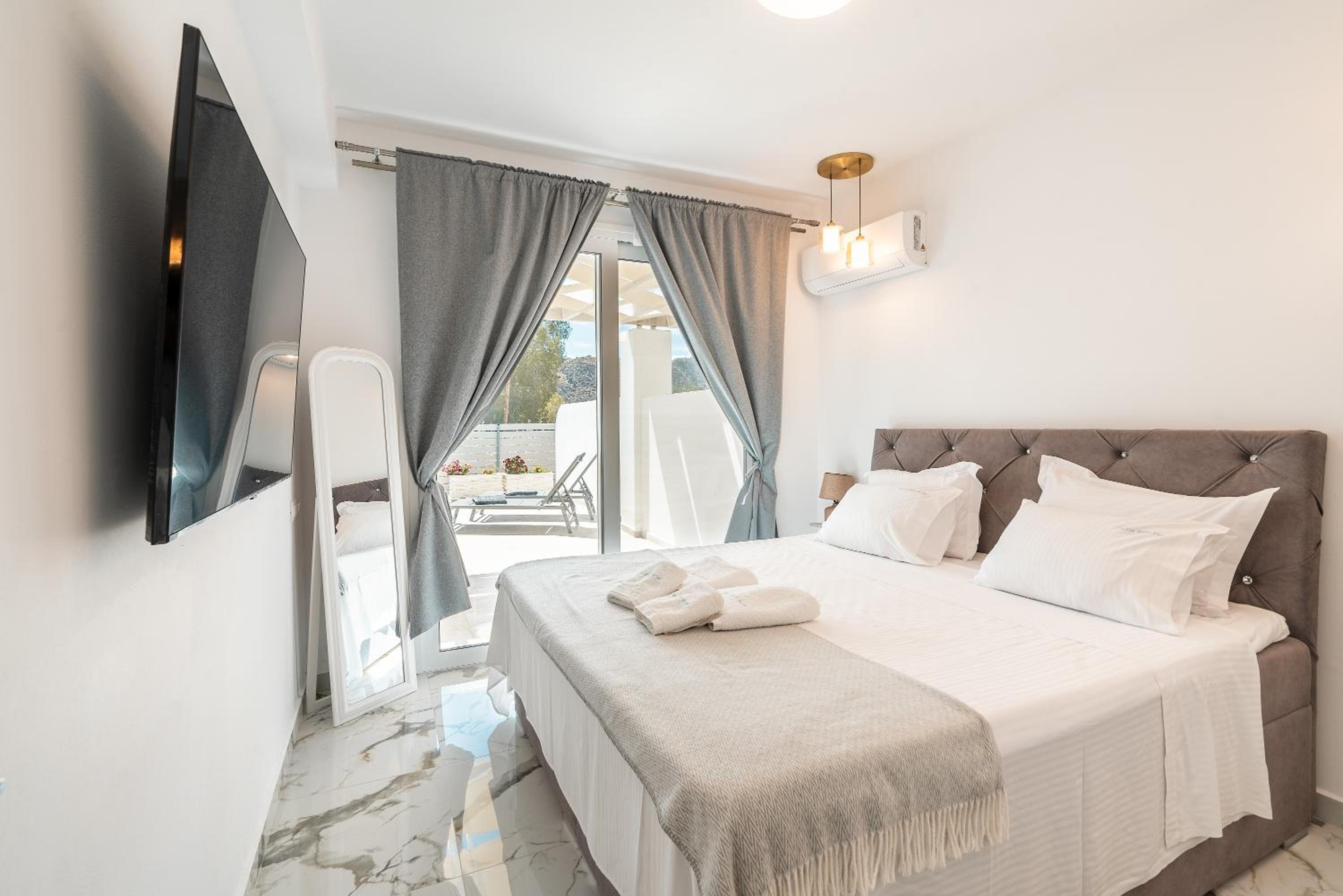 Punta Mare Villa 4 view 5