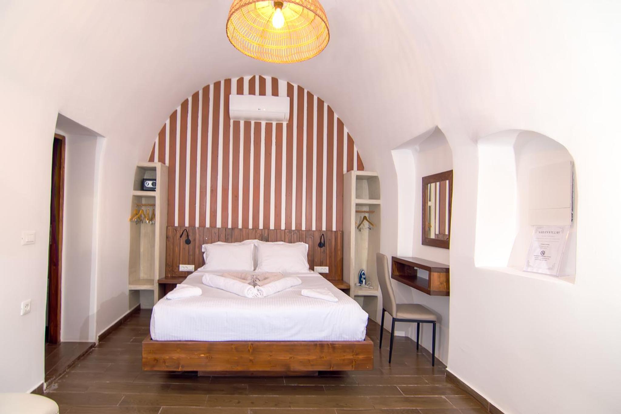 Santorini Rooftop Hot Tub Suite with Panoramic Views photo 4