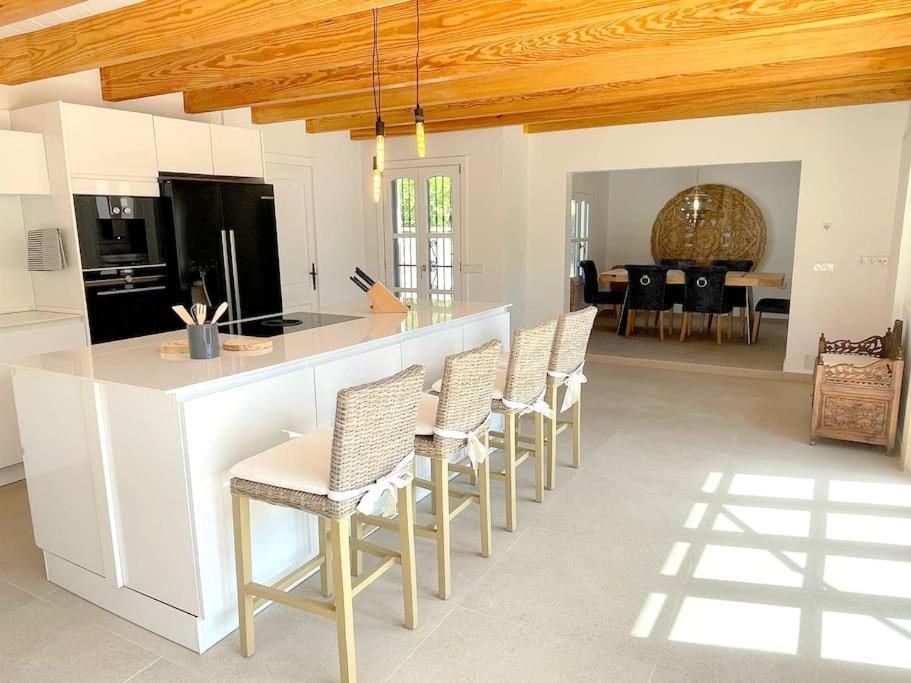 Strandnahe Finca mit Pool, Wifi, Klima, Heizung, Tischtennis, Trampolin in Alcudia view 3