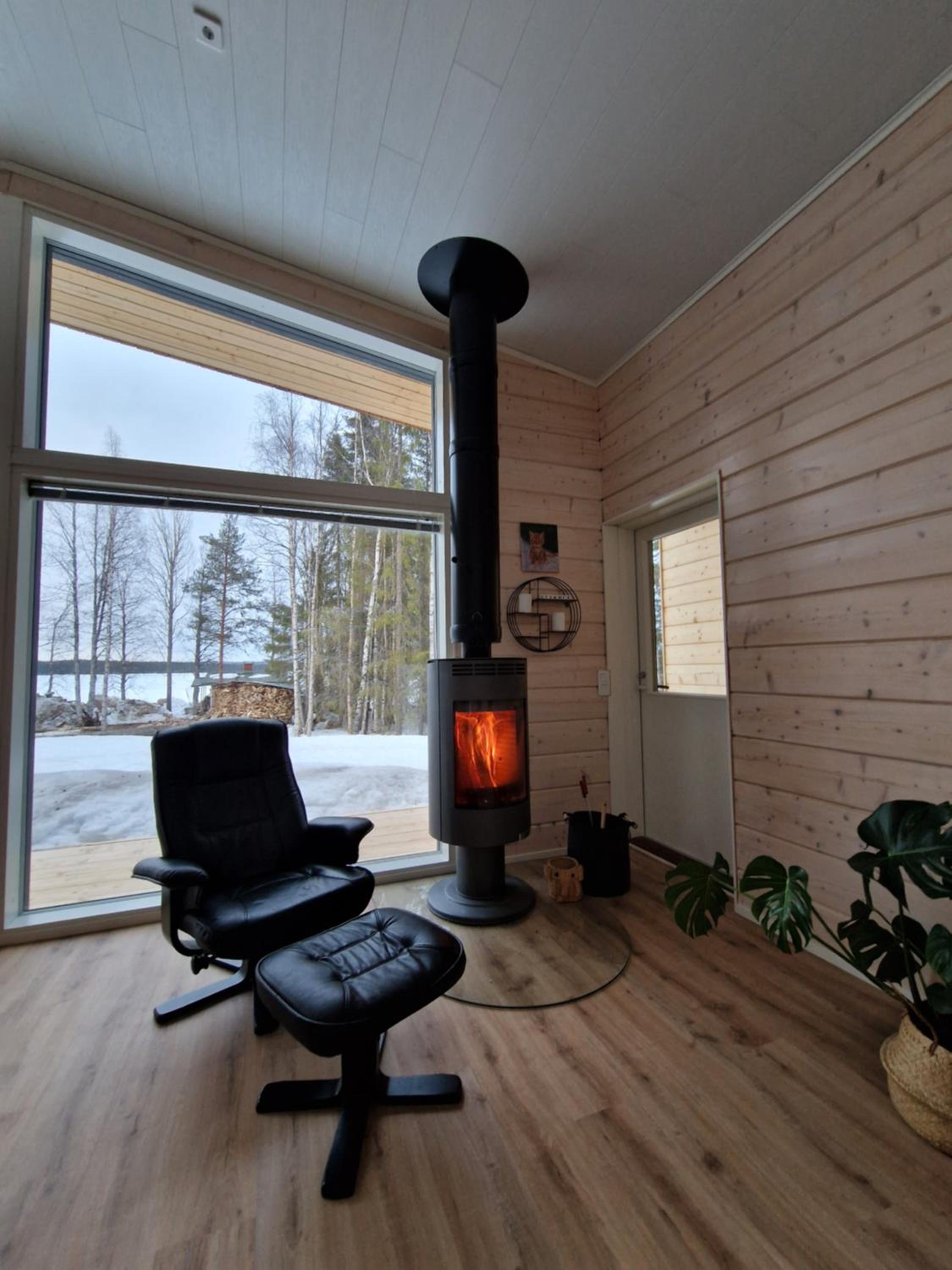 Lake Norva Lodge