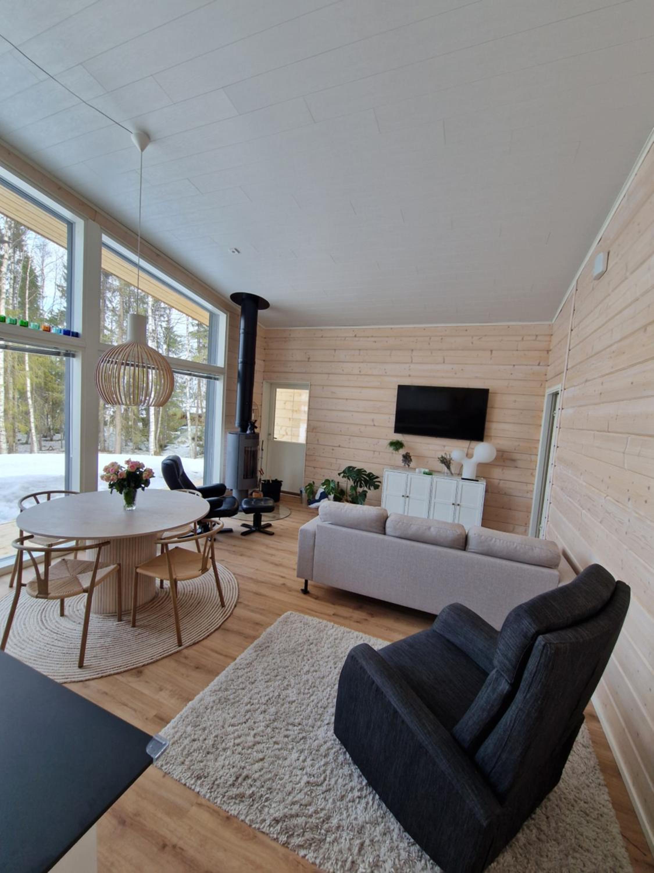 Lake Norva Lodge