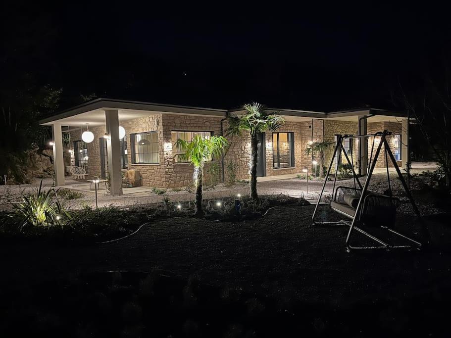 Luxury Apartment St Hedonist with Pool and Garden view 2