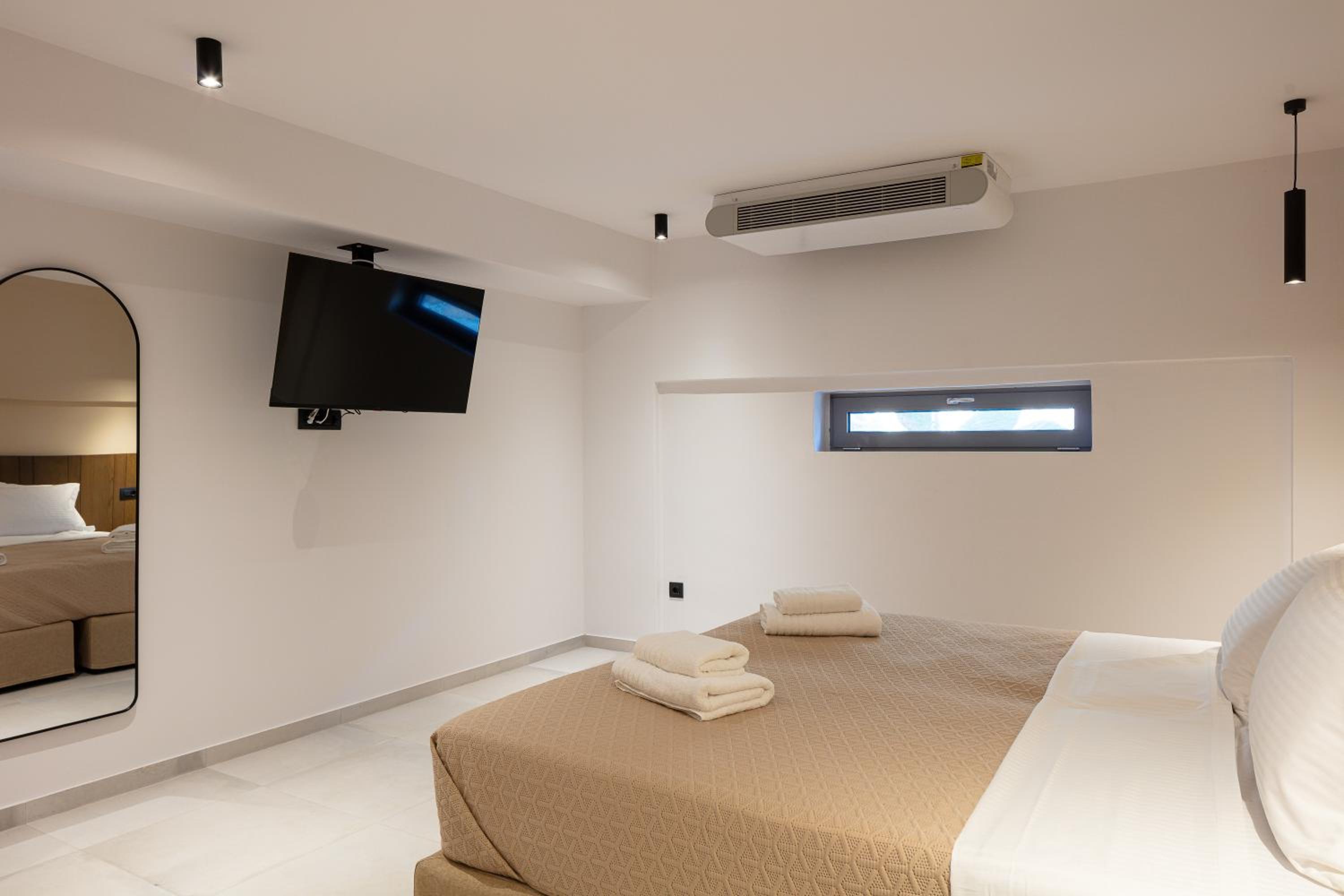 Kōa Villas, stylish Seaview retreat by etouri