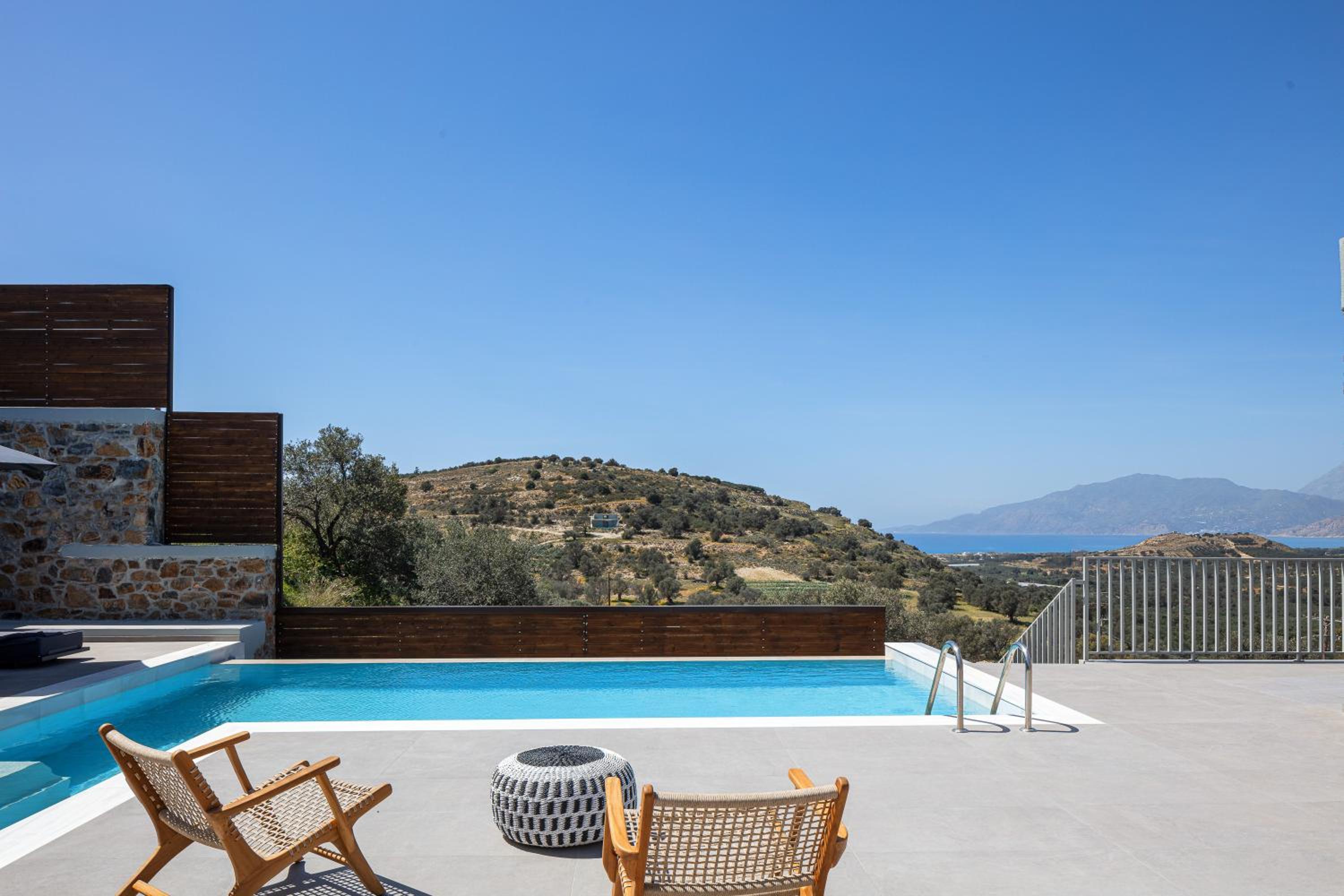 Kōa Villas, stylish Seaview retreat by etouri