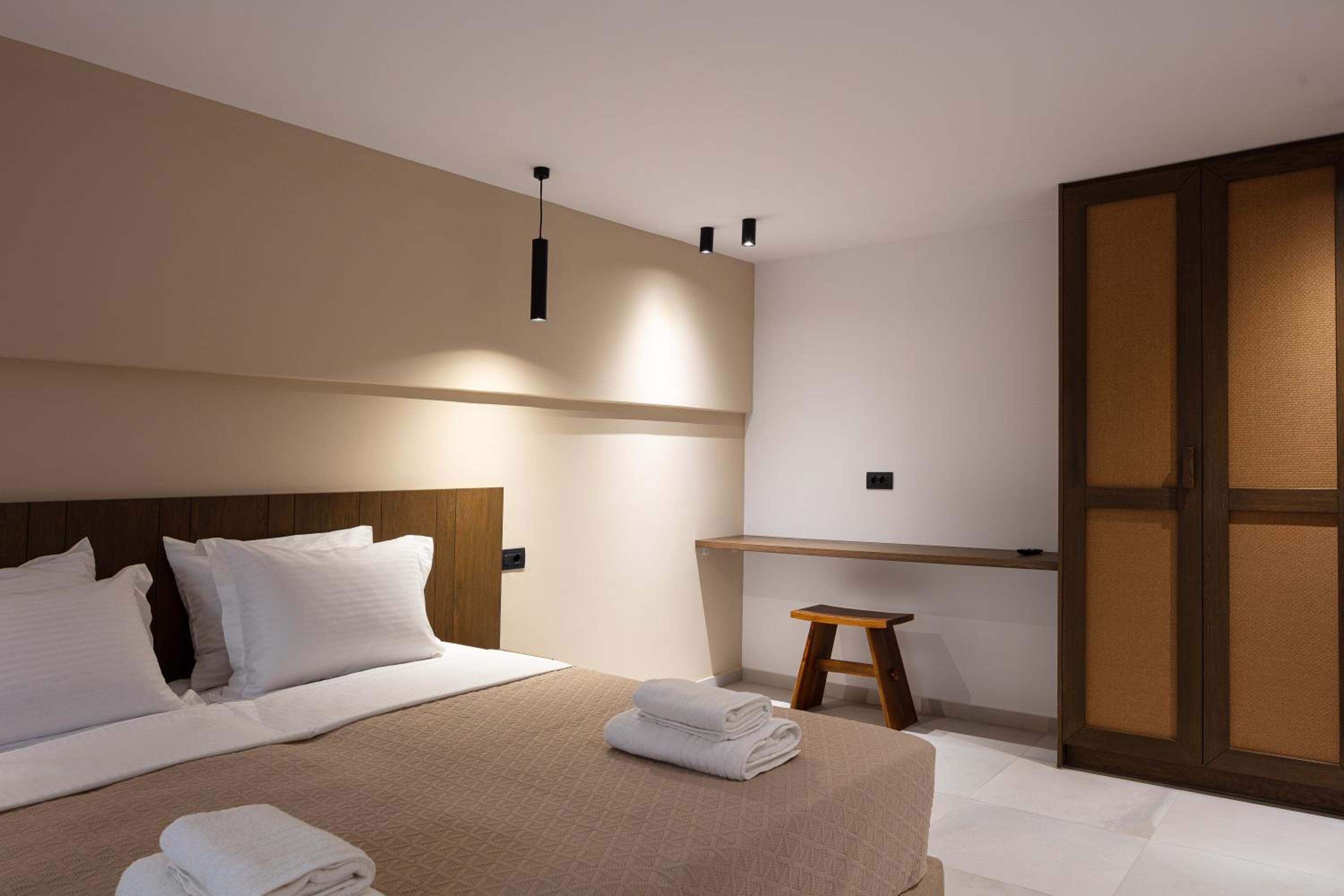 Kōa Villas, stylish Seaview retreat by etouri