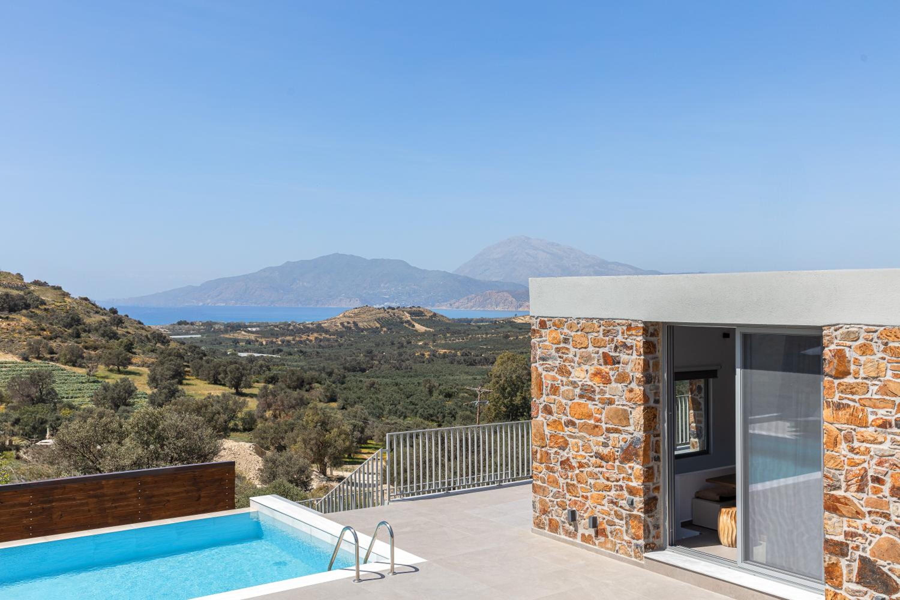 Kōa Villas, stylish Seaview retreat by etouri