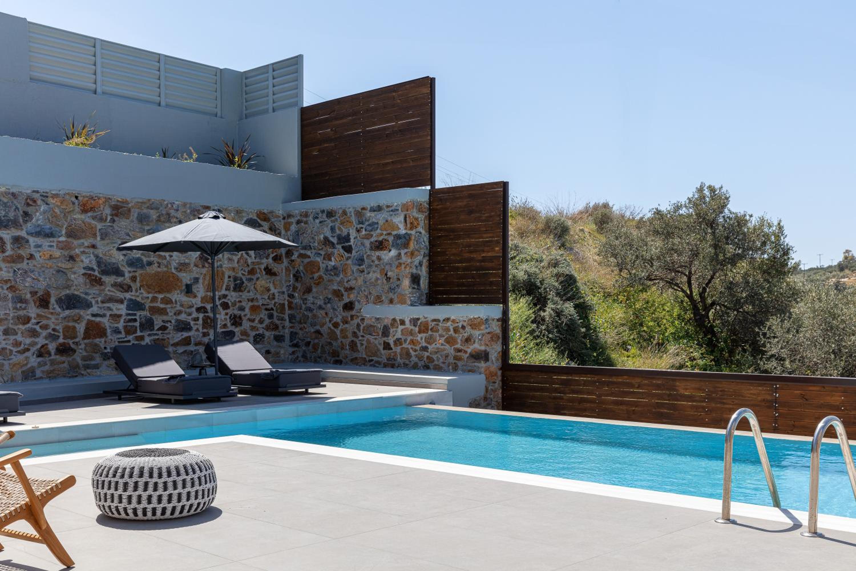 Kōa Villas, stylish Seaview retreat by etouri