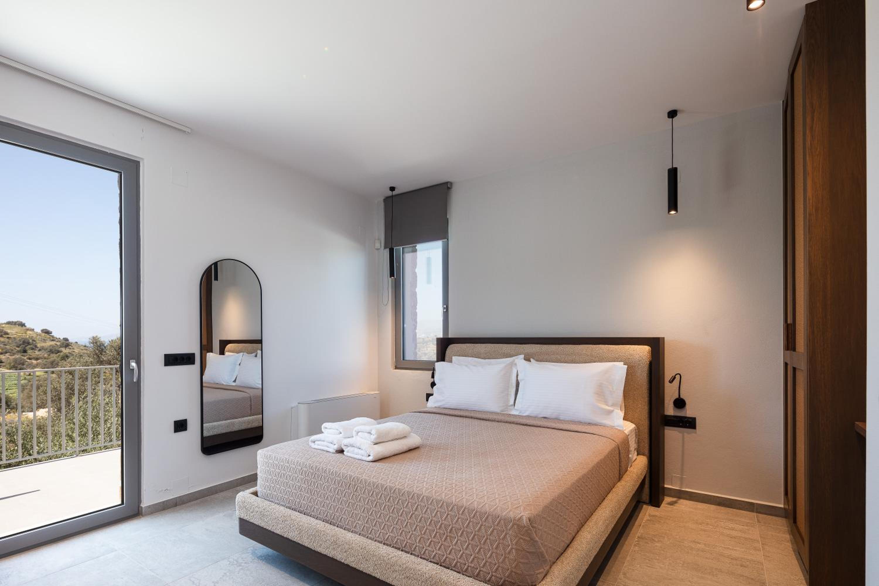 Kōa Villas, stylish Seaview retreat by etouri