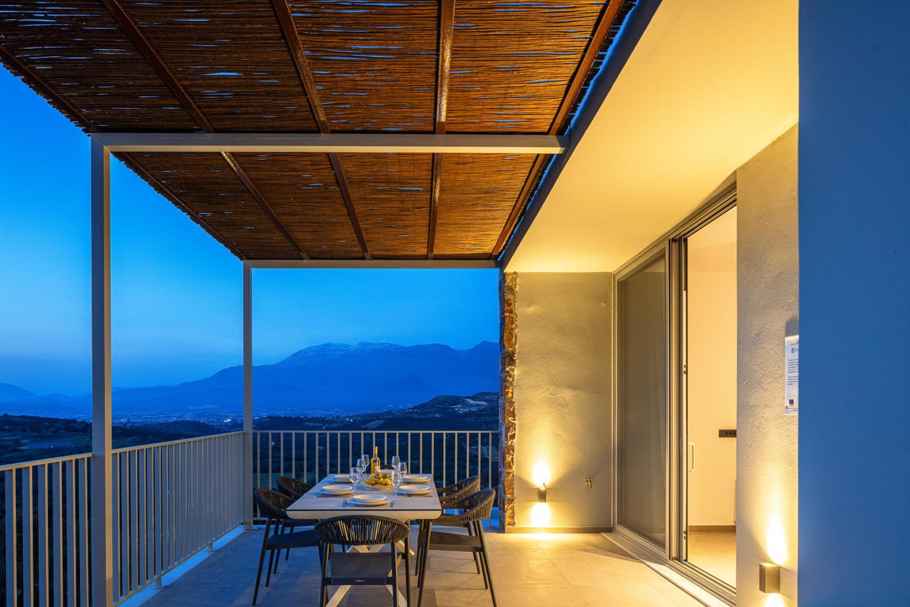 Kōa Villas, stylish Seaview retreat by etouri