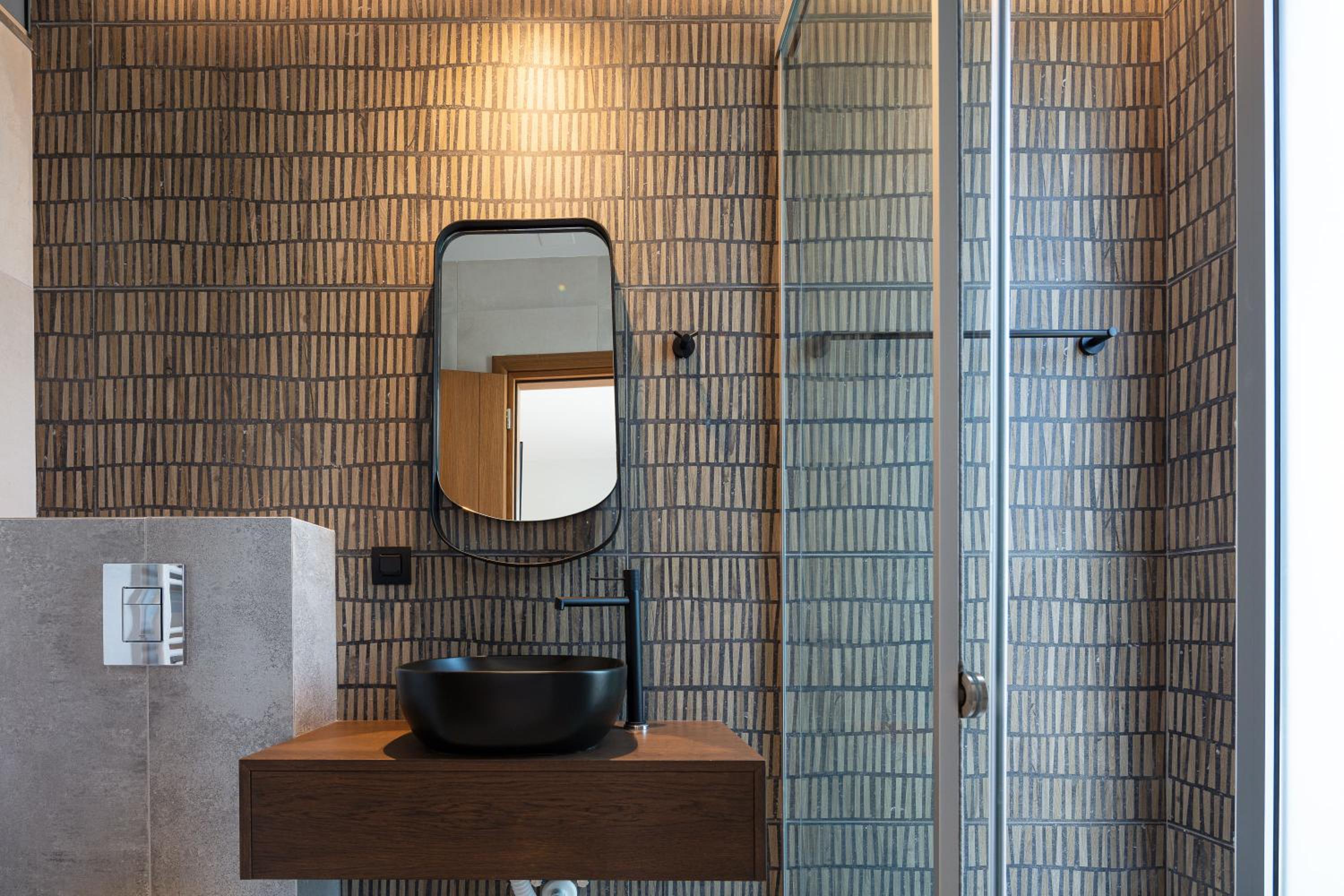 Kōa Villas, stylish Seaview retreat by etouri