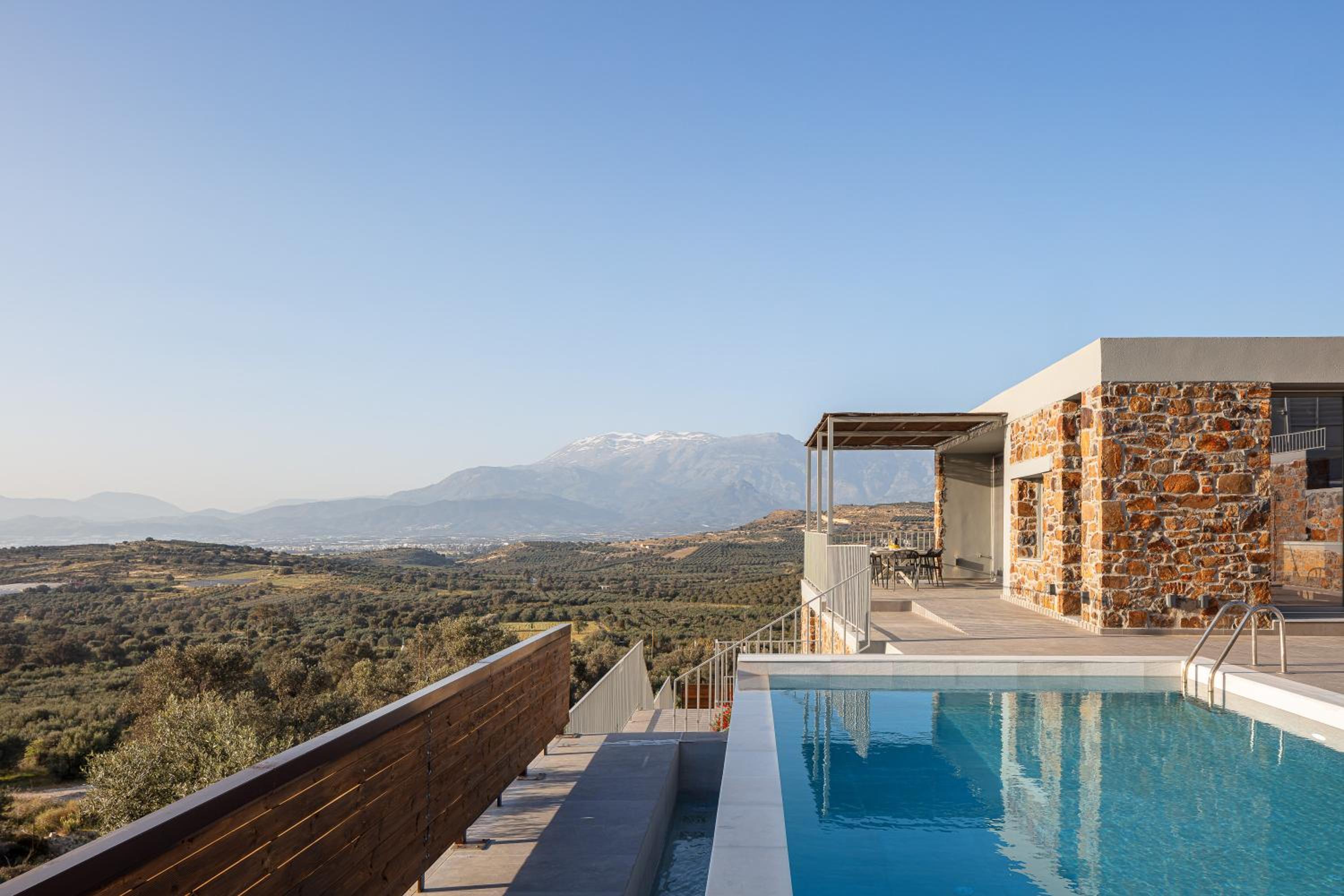 Kōa Villas, stylish Seaview retreat by etouri